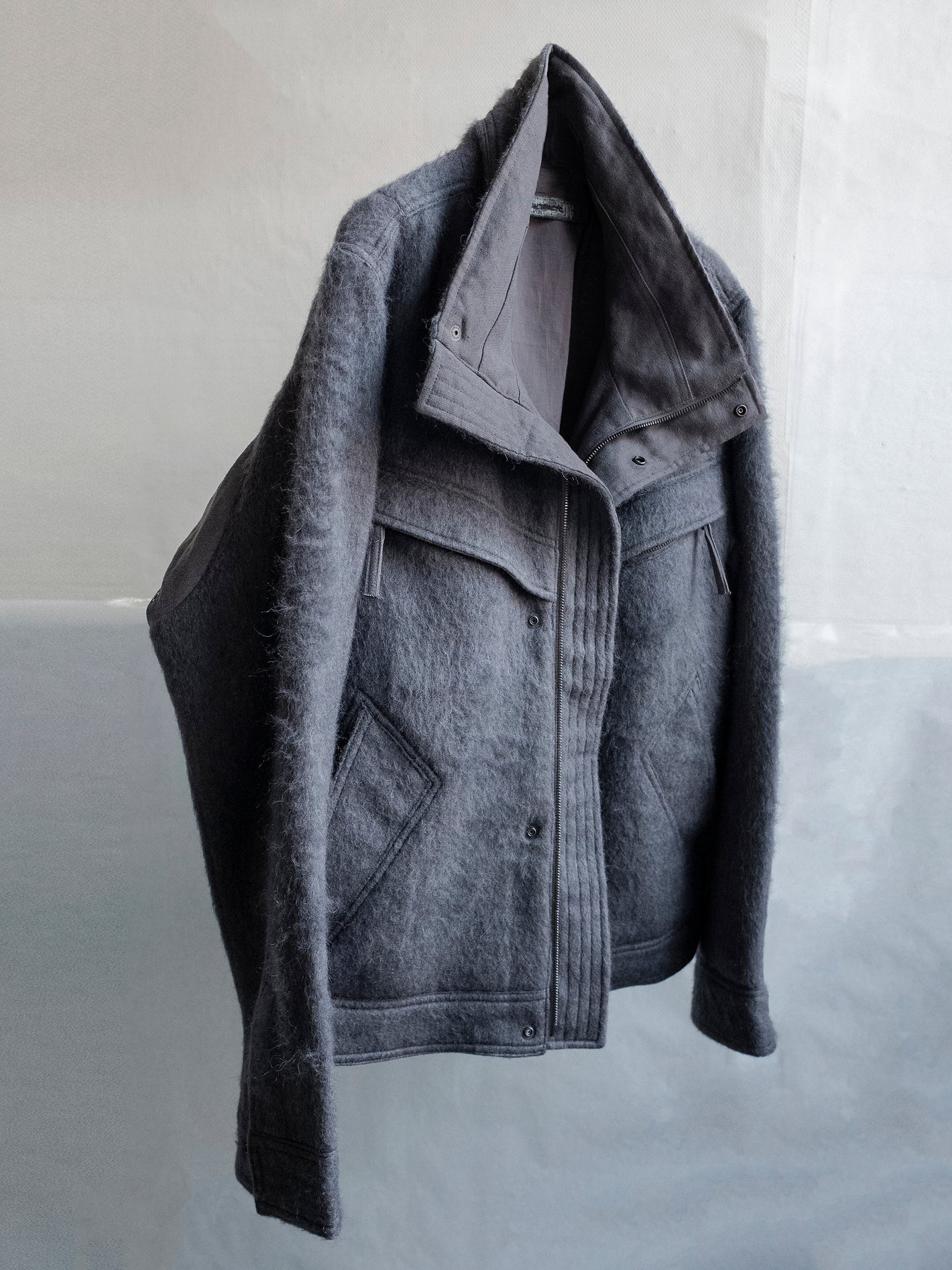 blackmerle_fw24_mohairjacket_grey