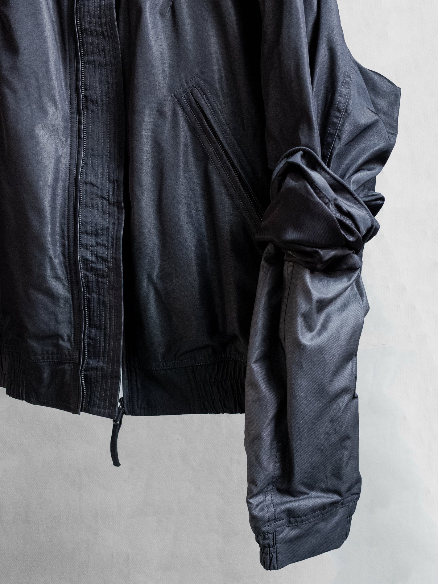 blackmerle_fw24_doublesleevebomber_metalgrey