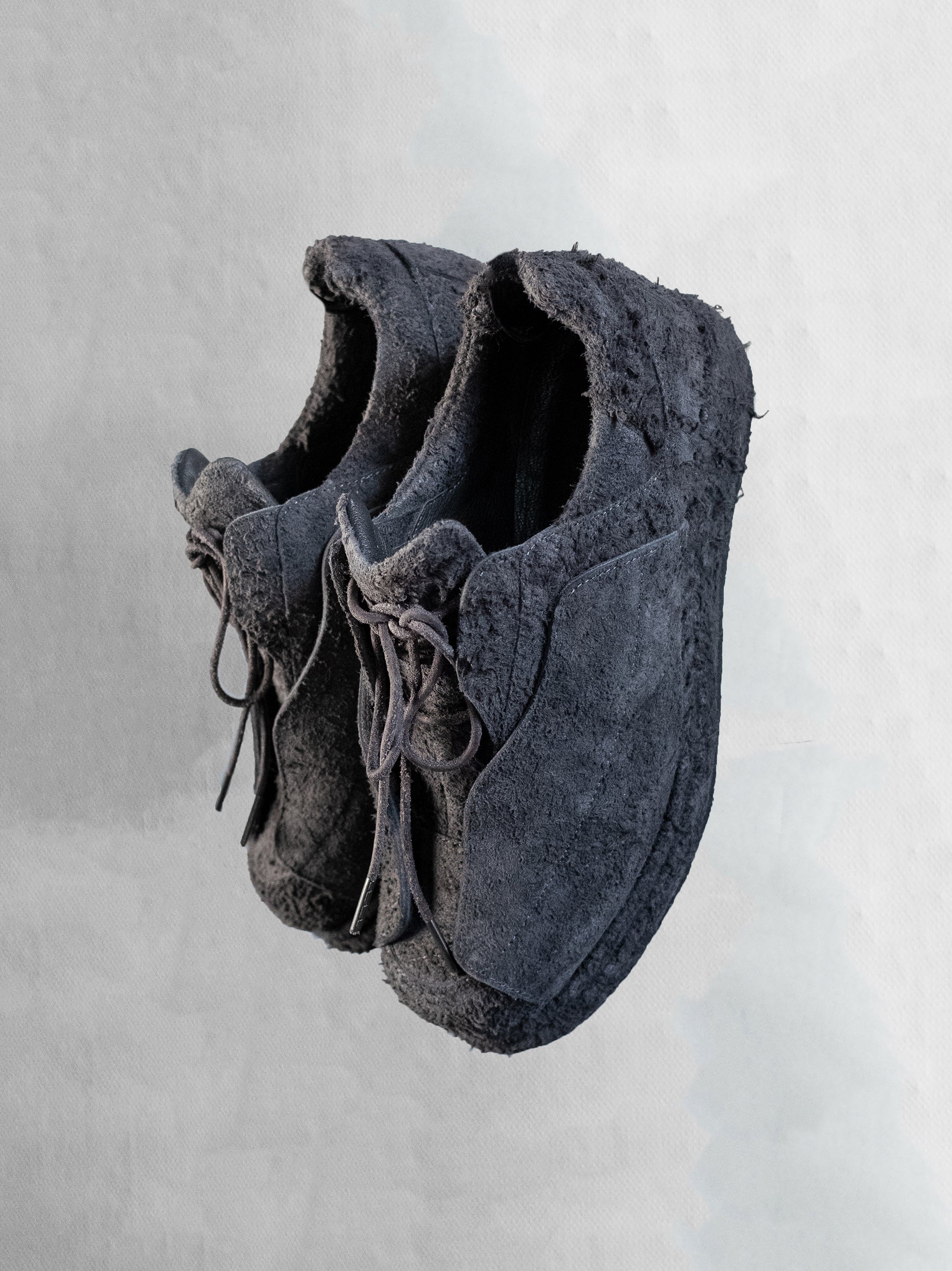 blackmerle_fw24_wingshoe_grey