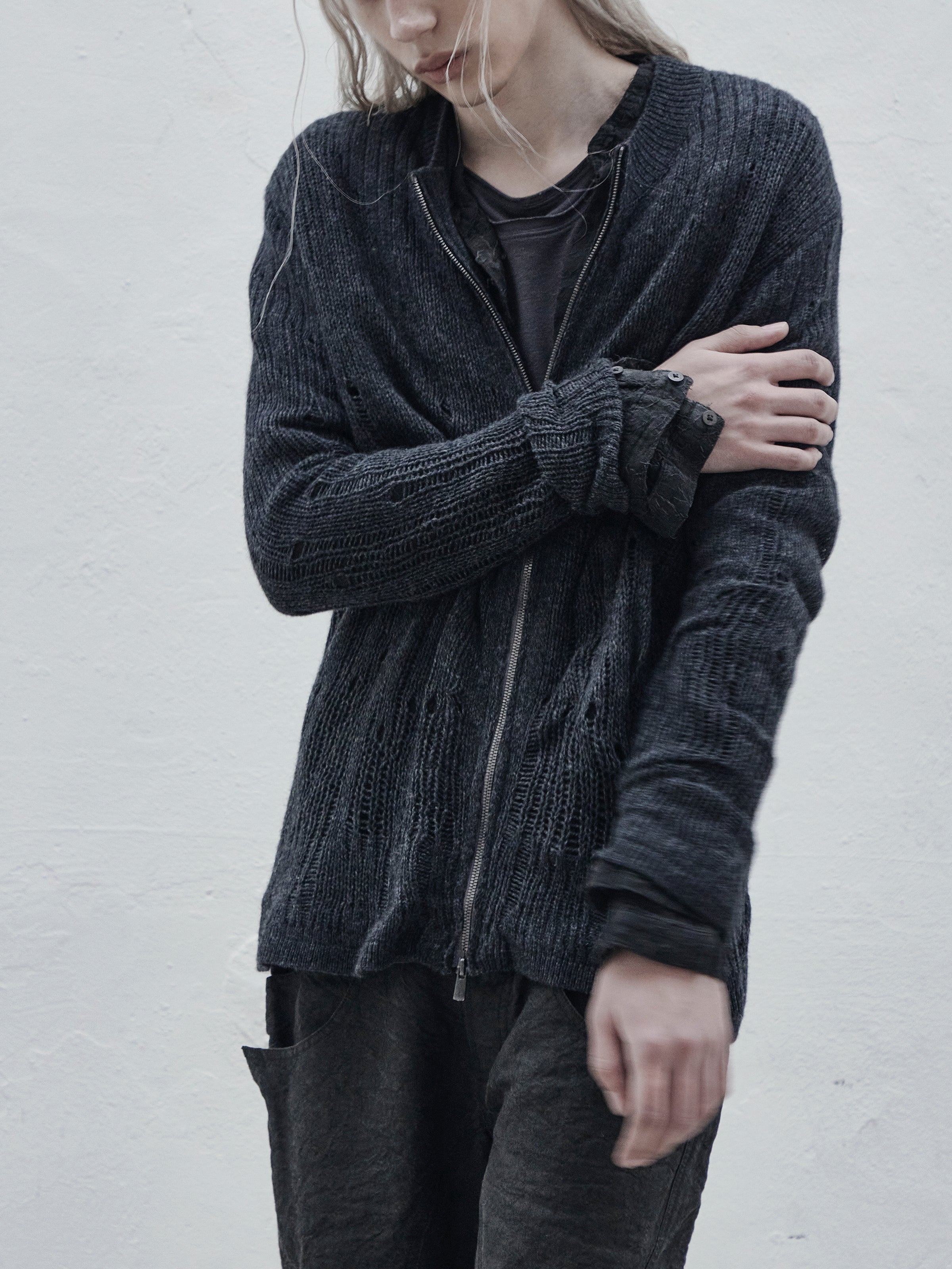 distressed zip knit / charcoal