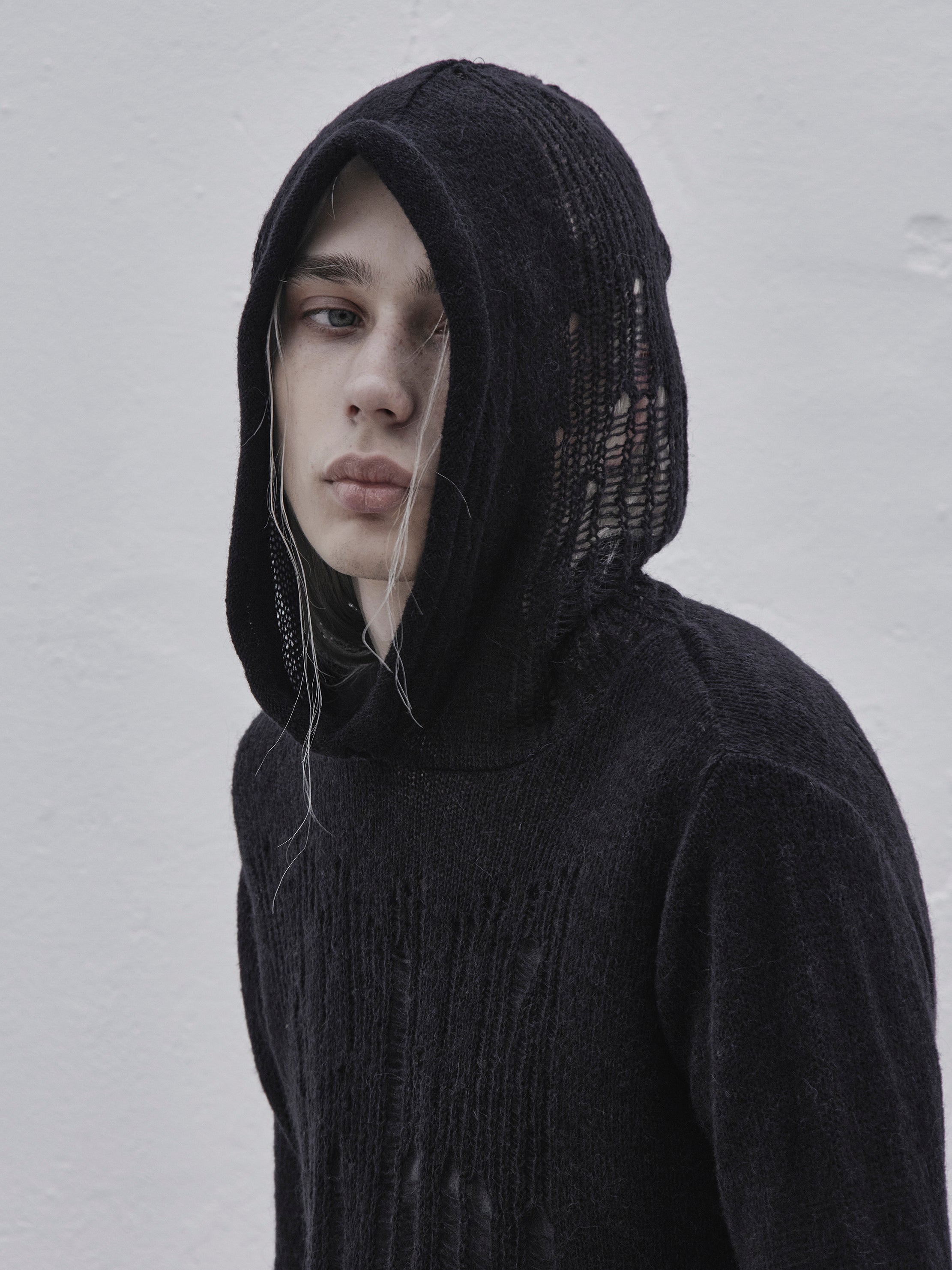distressed alpaca hood knit / black