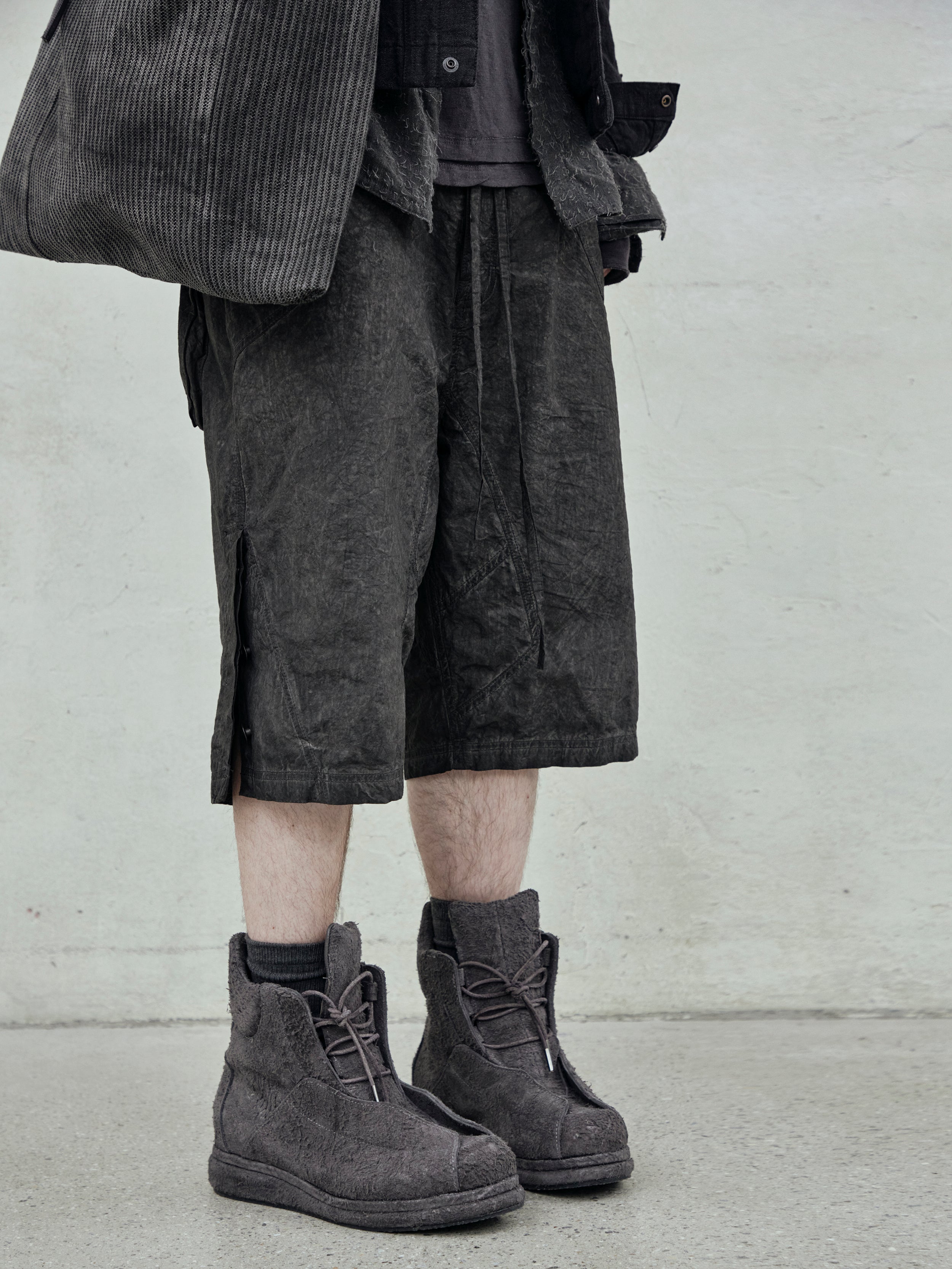 split shorts / slab grey