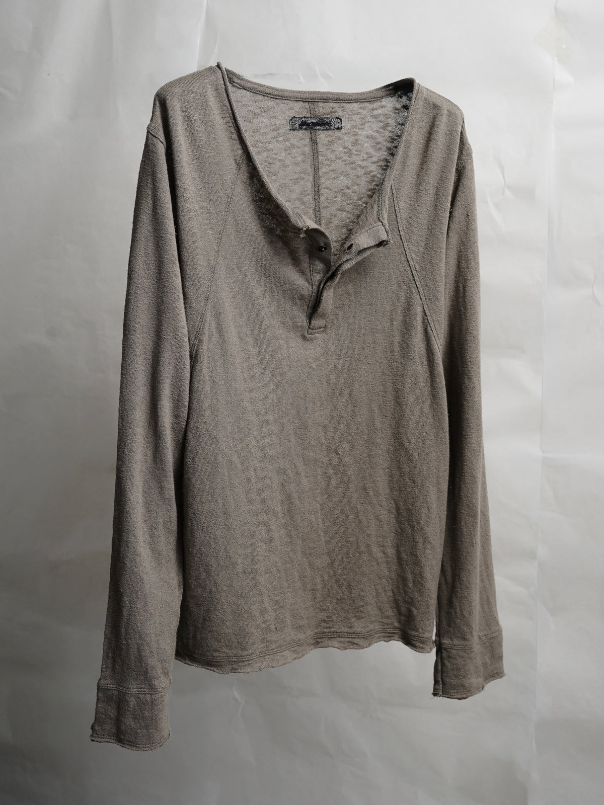 henley longsleeve / taupe (cobweb)