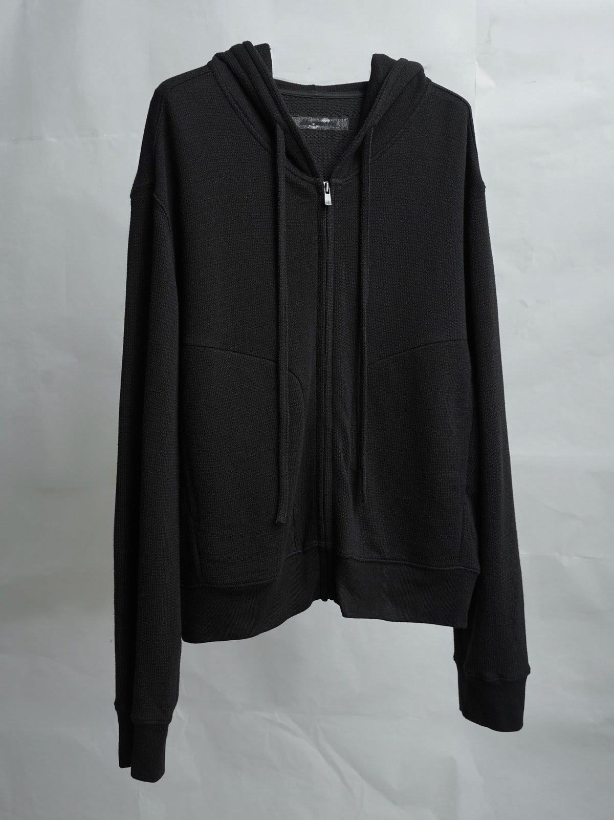 zip hoodie / black
