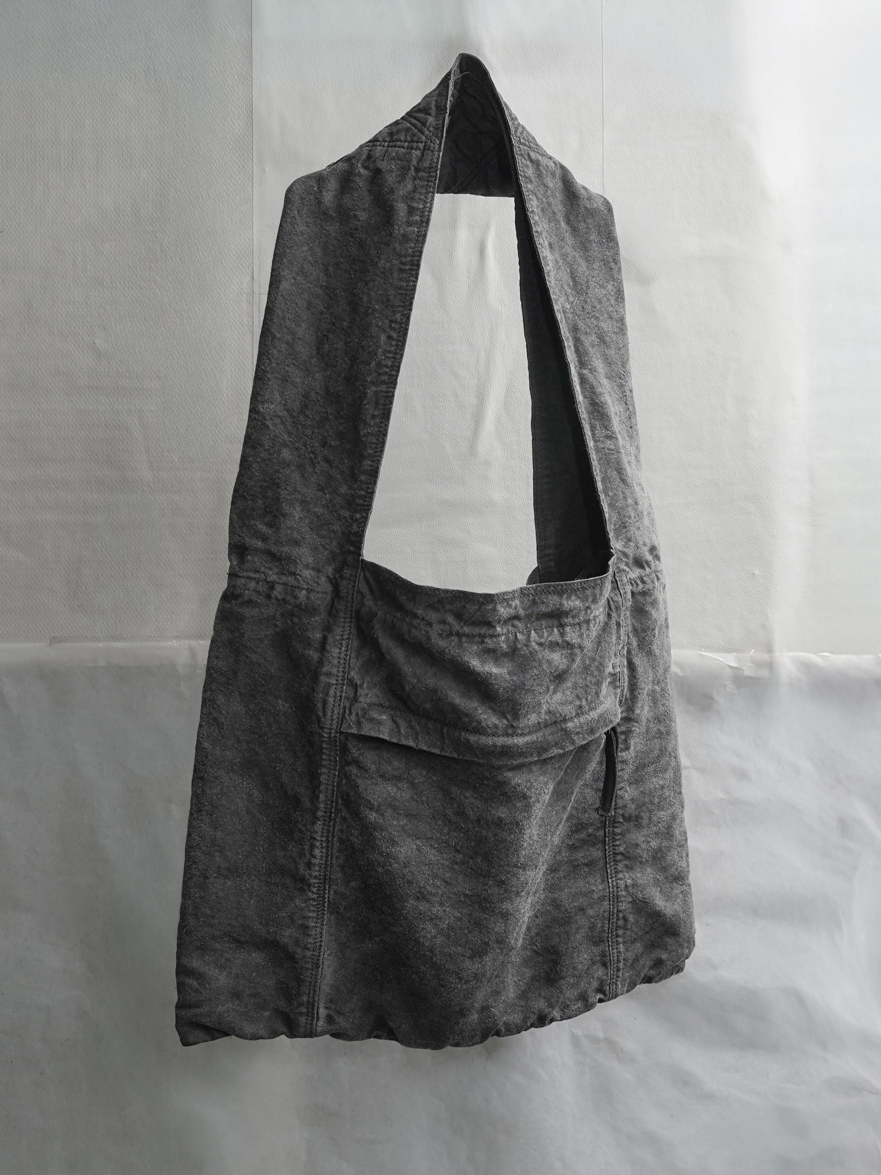 monk bag (binchō-tan) / ink