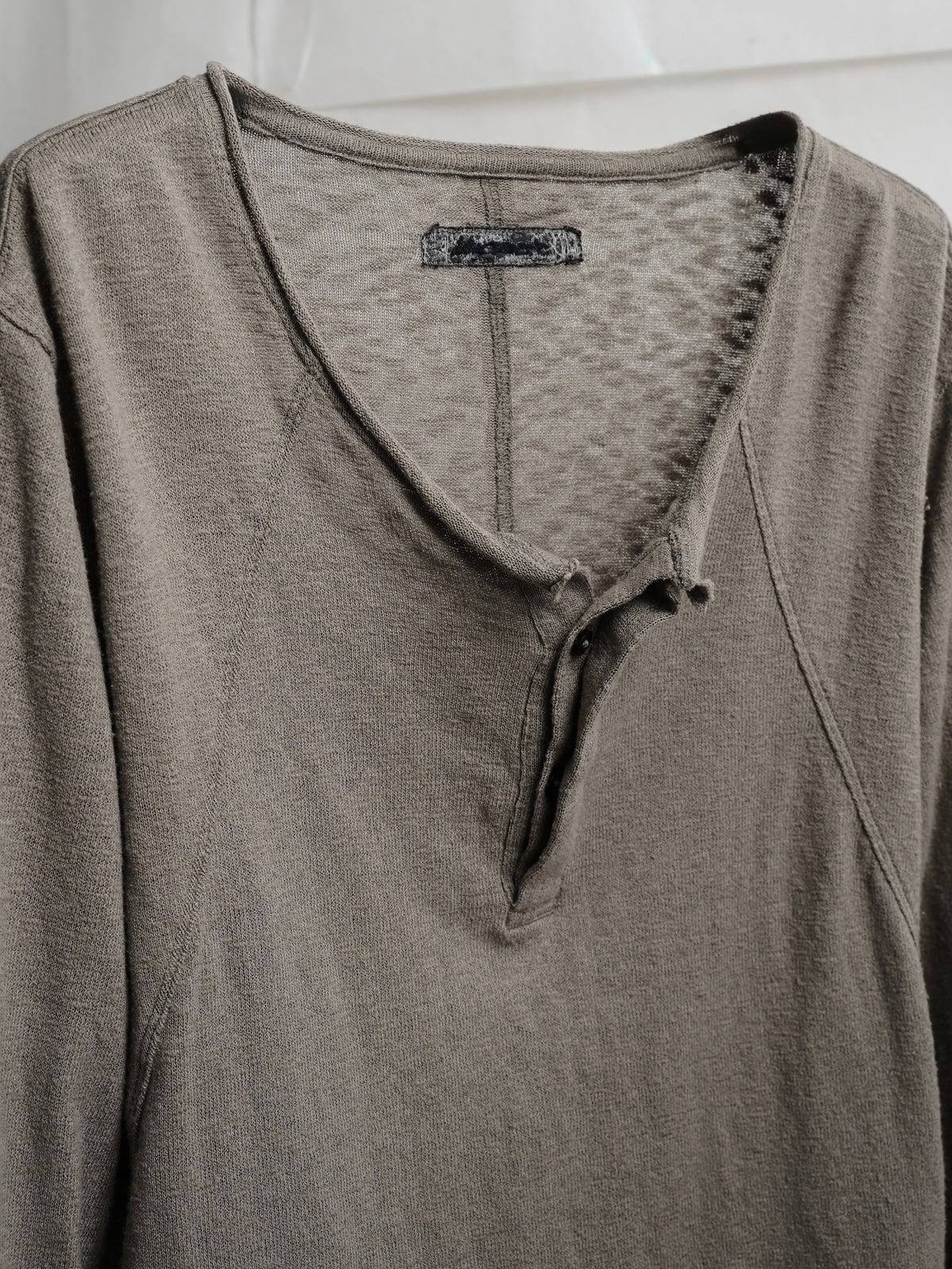 henley longsleeve / taupe (cobweb)