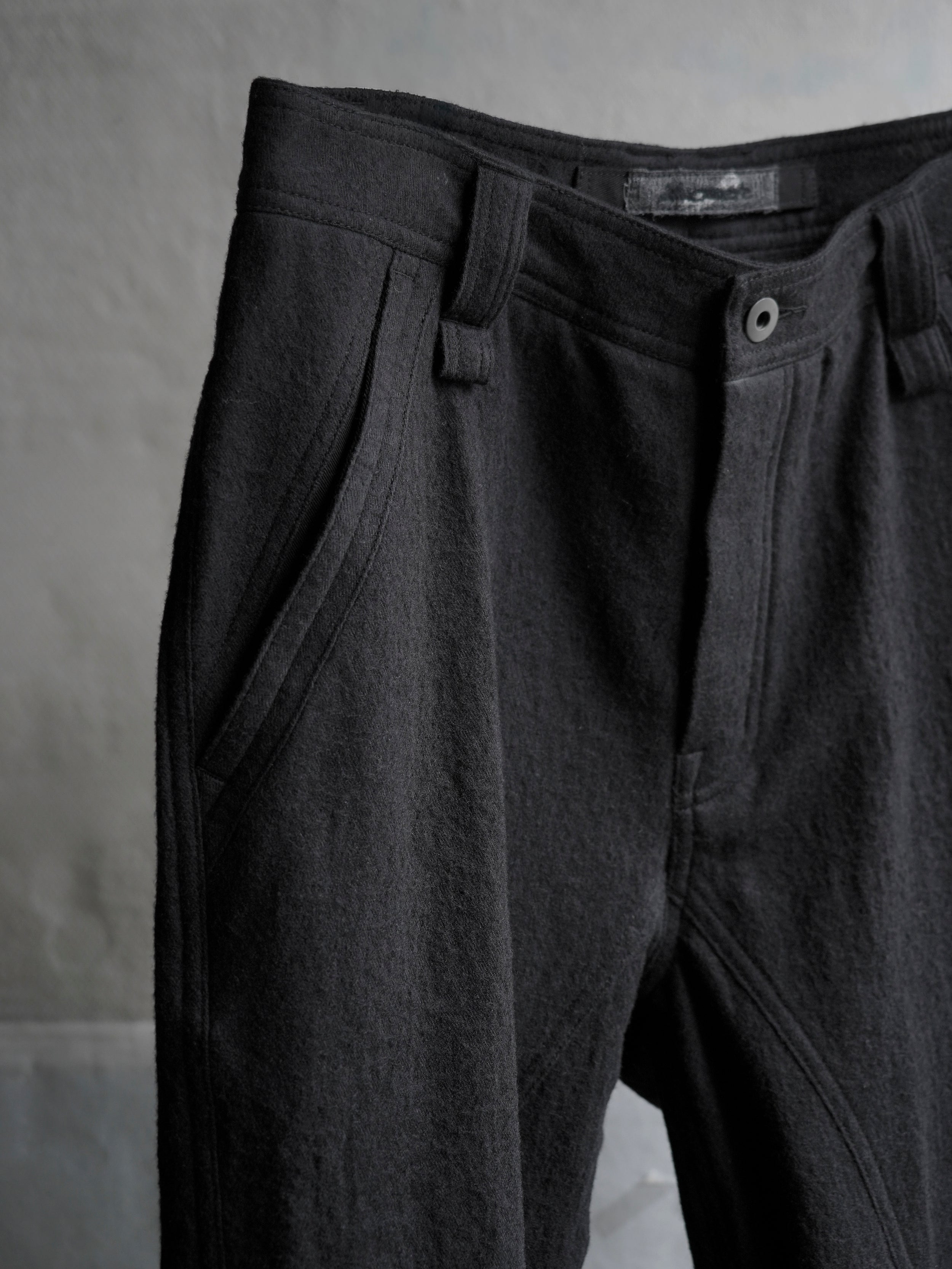split trousers / black (wool)