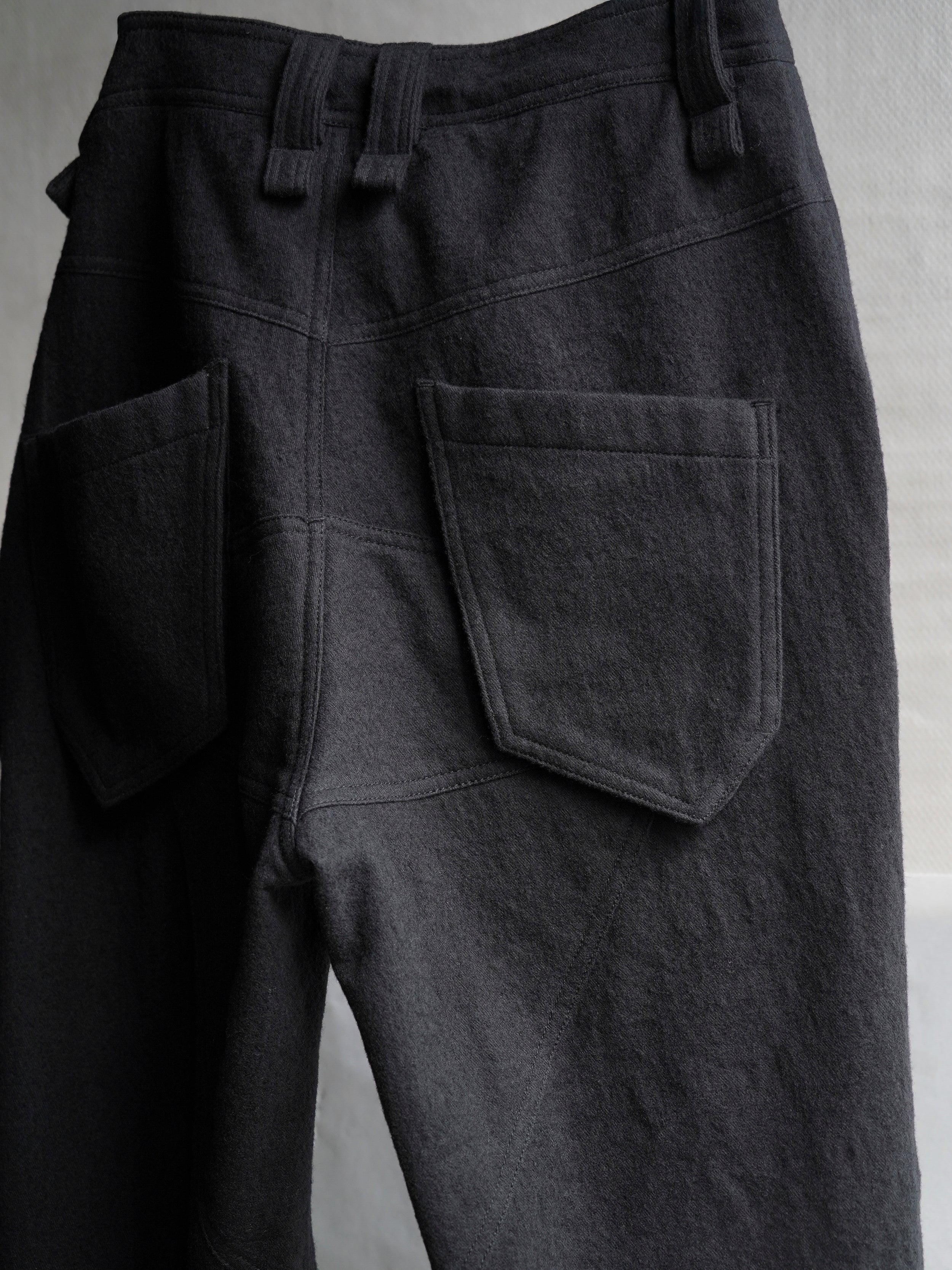 split trousers / black (wool)