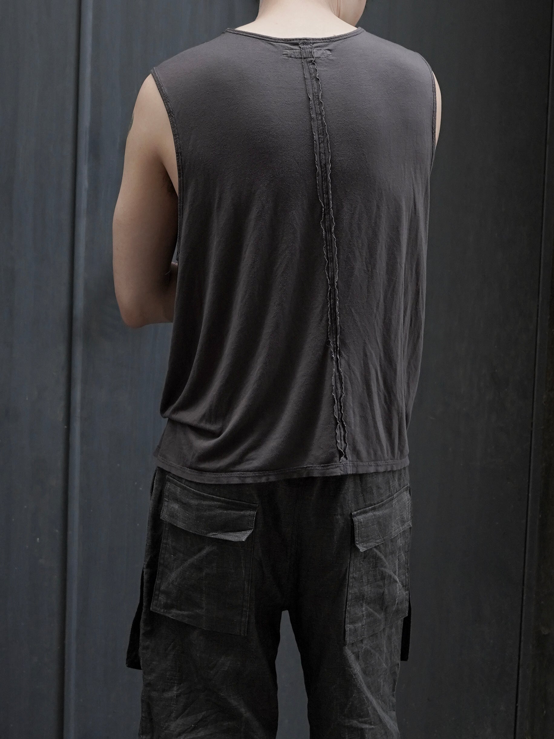 bamboo tank / shadow