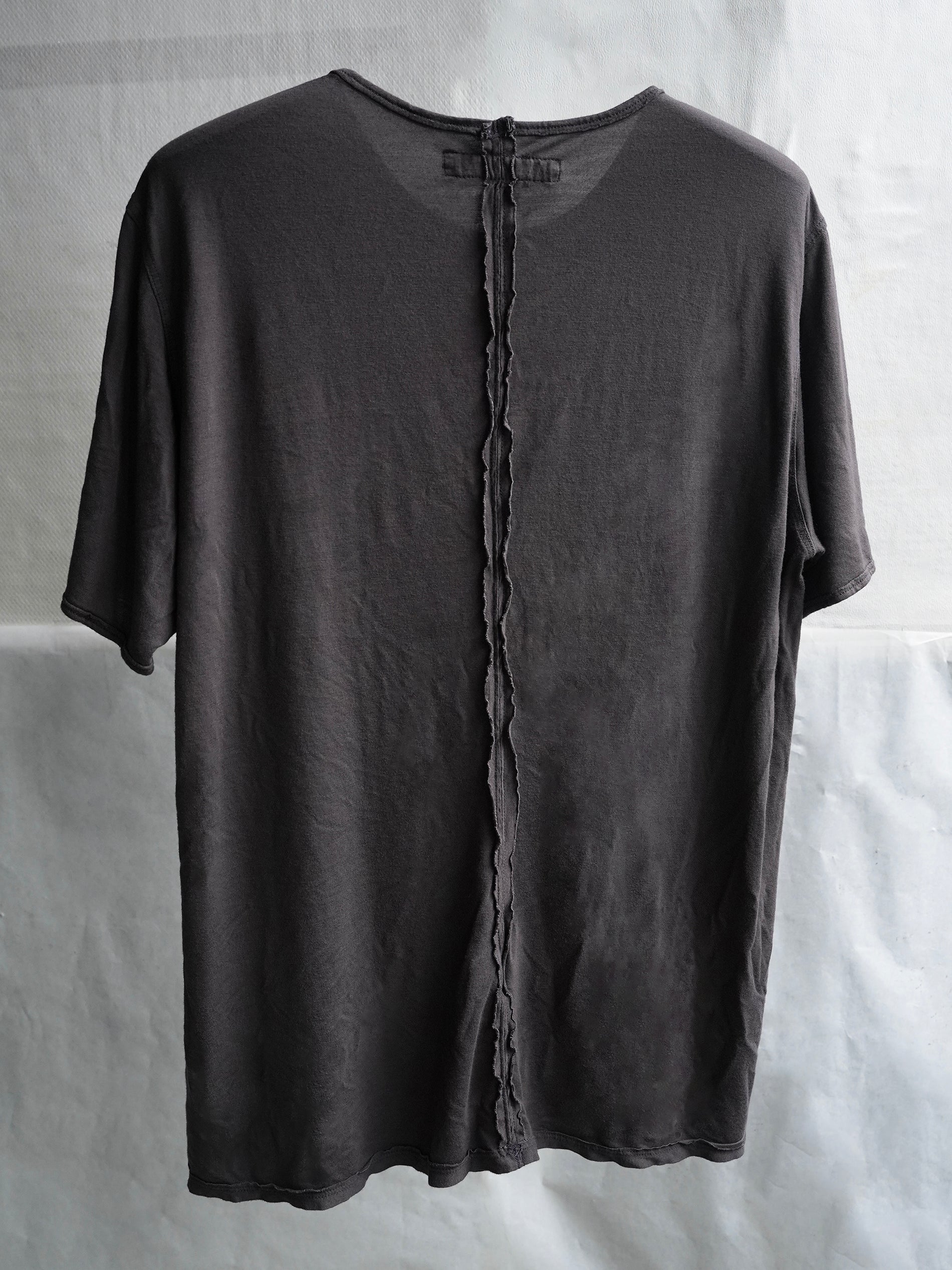 bamboo tee / shadow