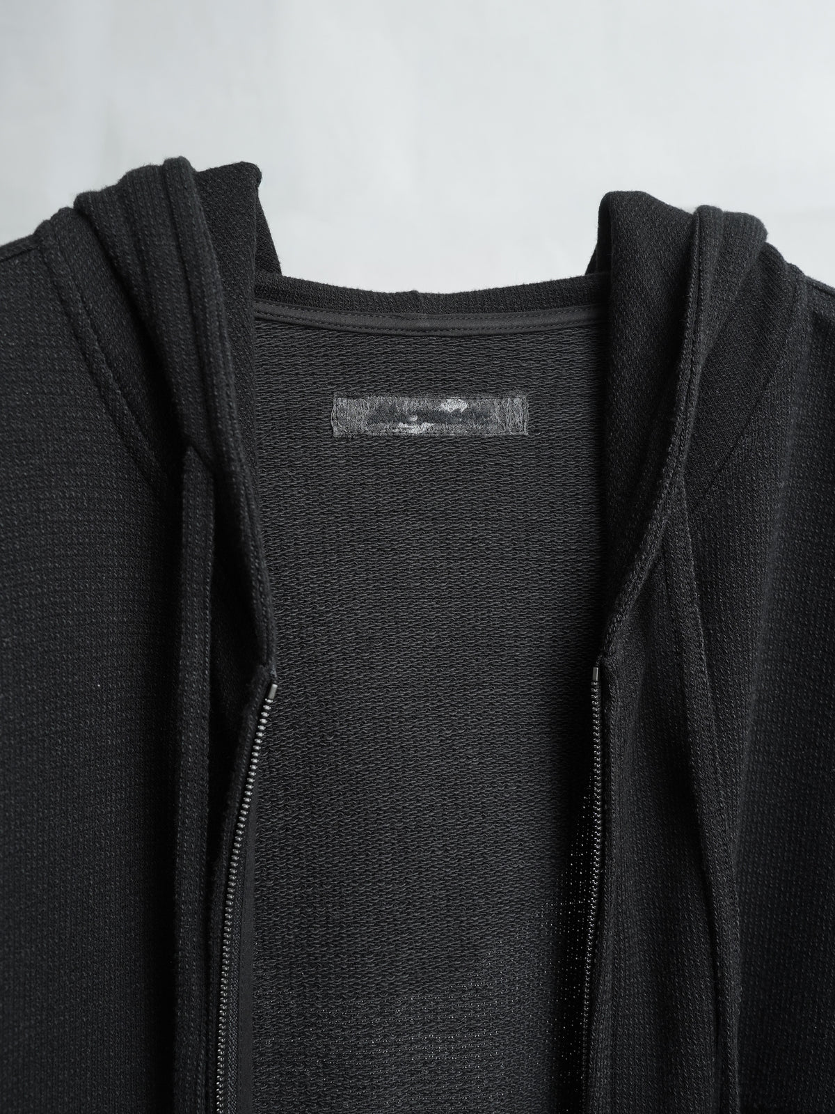 zip hoodie / black