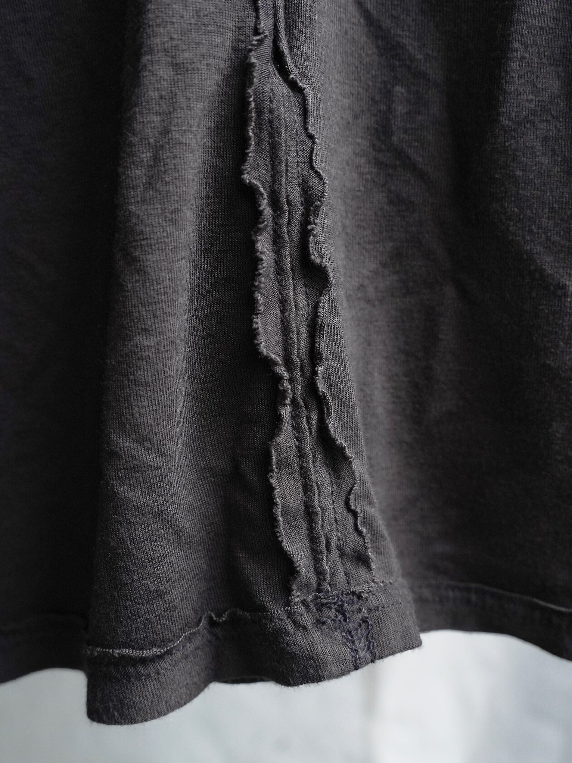 bamboo tee / shadow