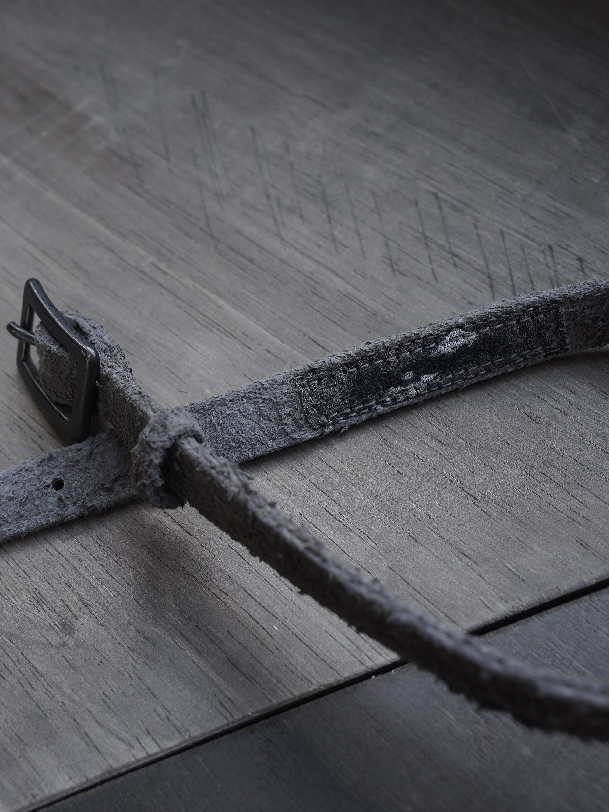flesh-out belt / grey