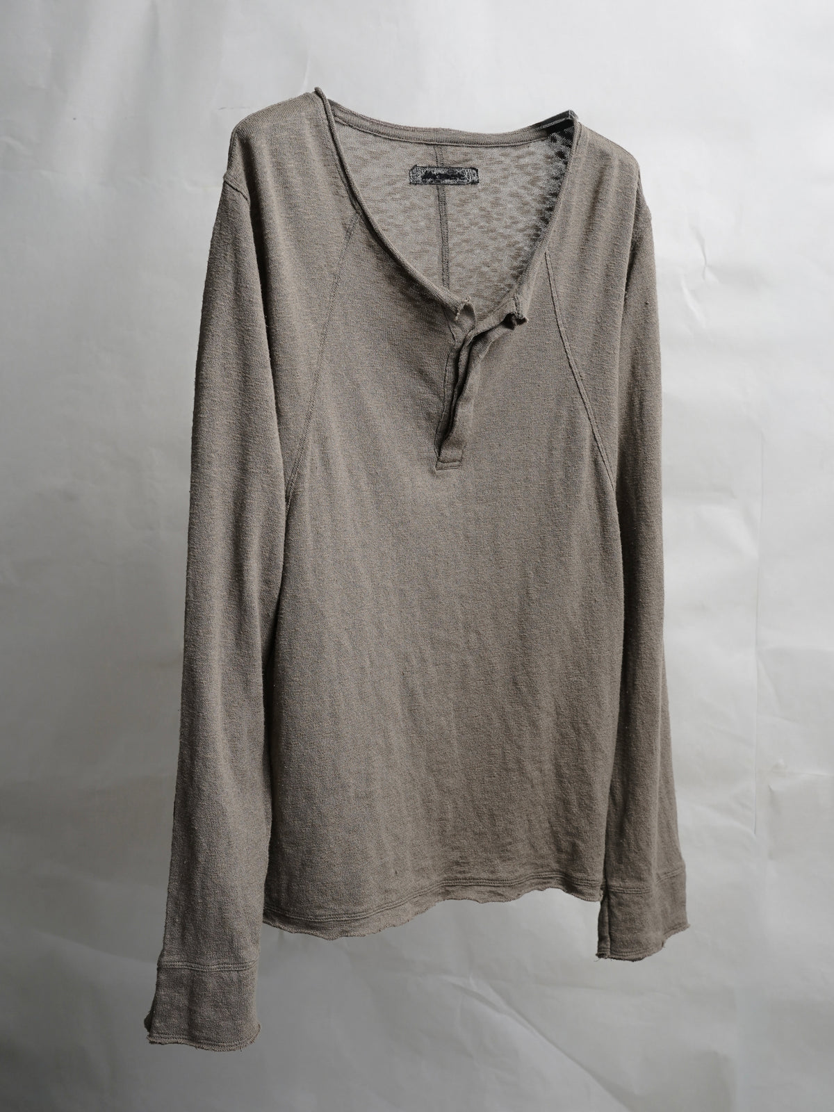 henley longsleeve / taupe (cobweb)