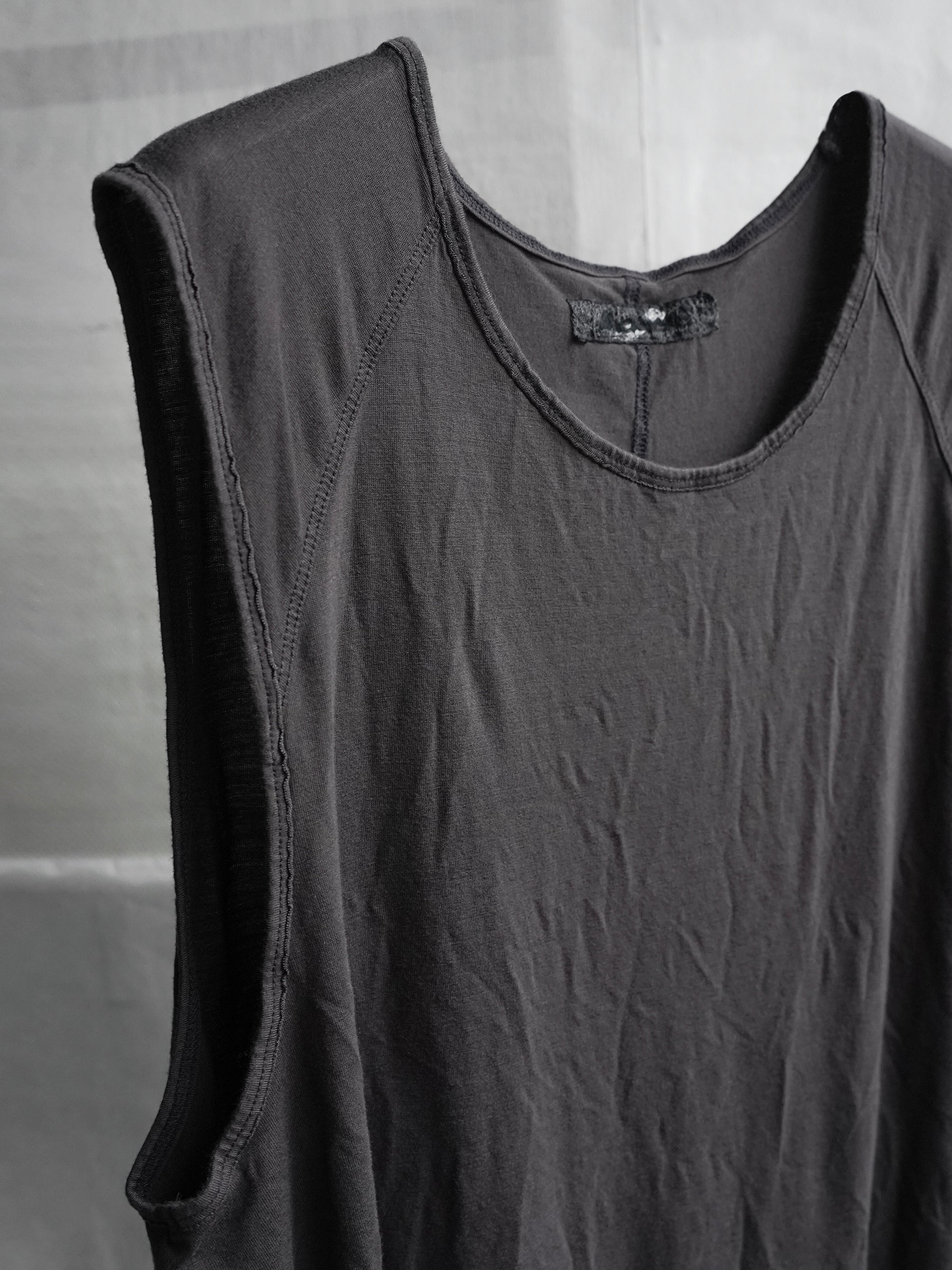 bamboo tank / shadow