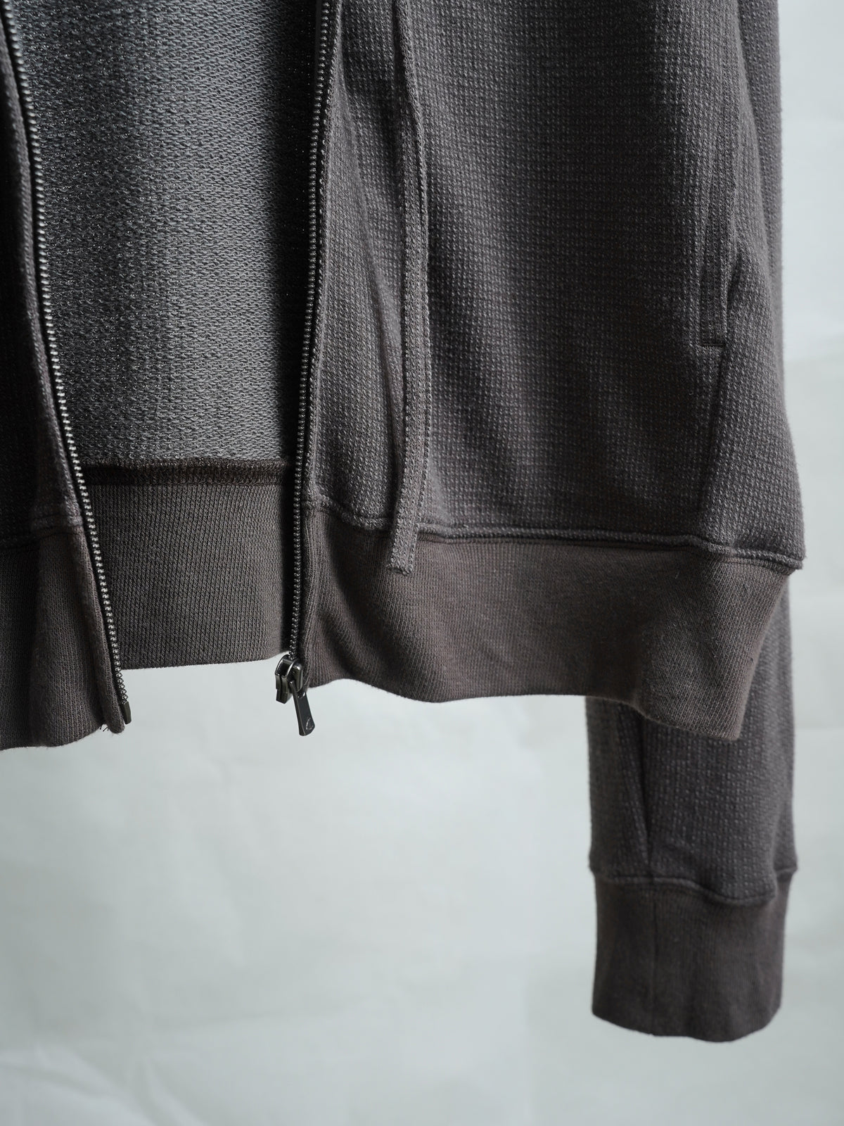 zip hoodie / mud shadow