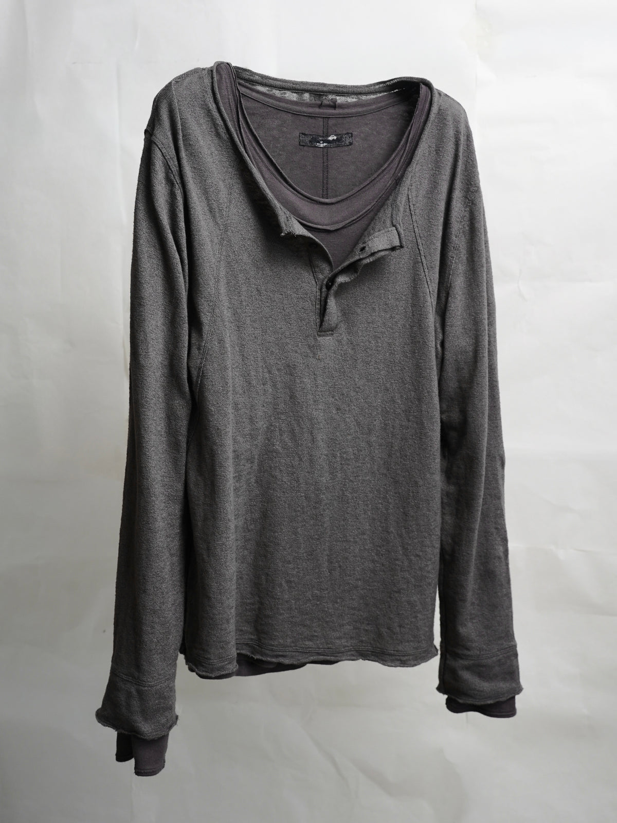 henley longsleeve / shadow (cobweb)