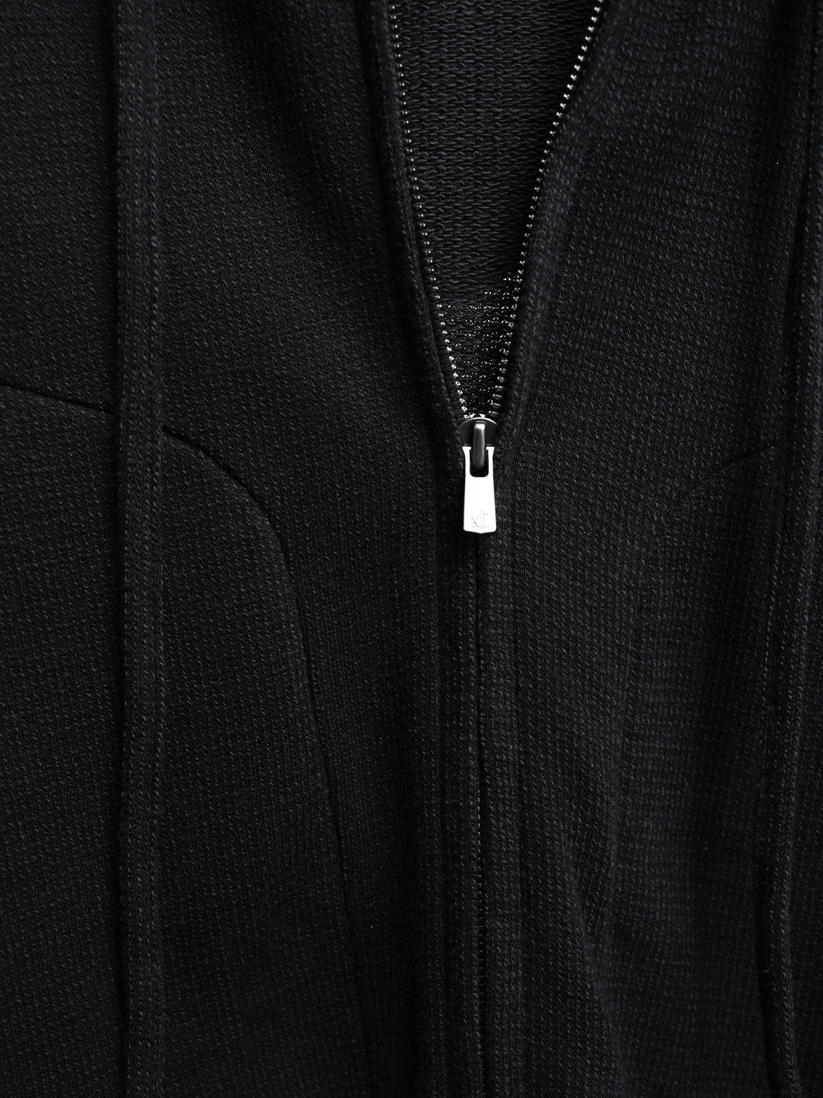 zip hoodie / black