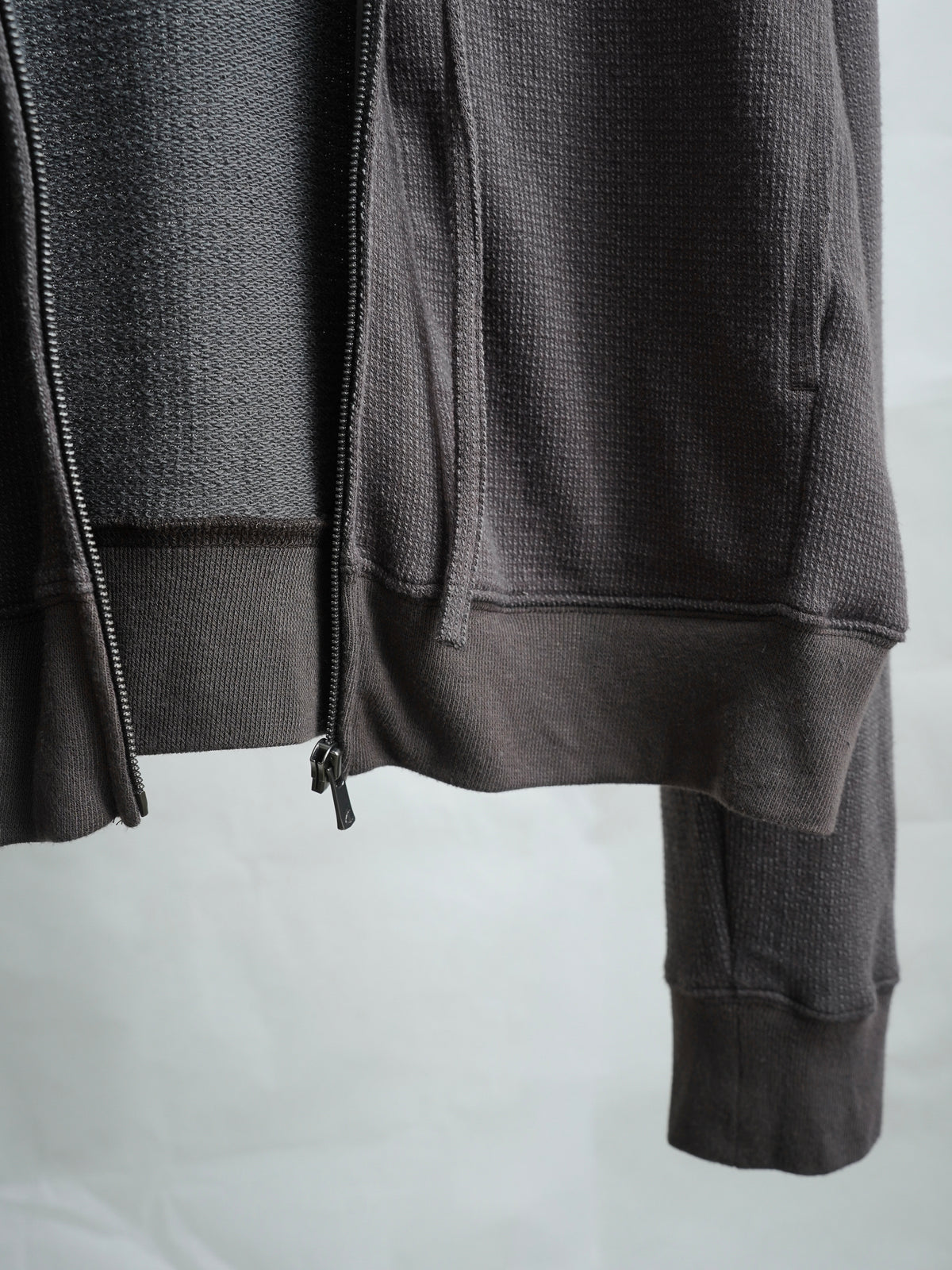 zip hoodie / mud shadow