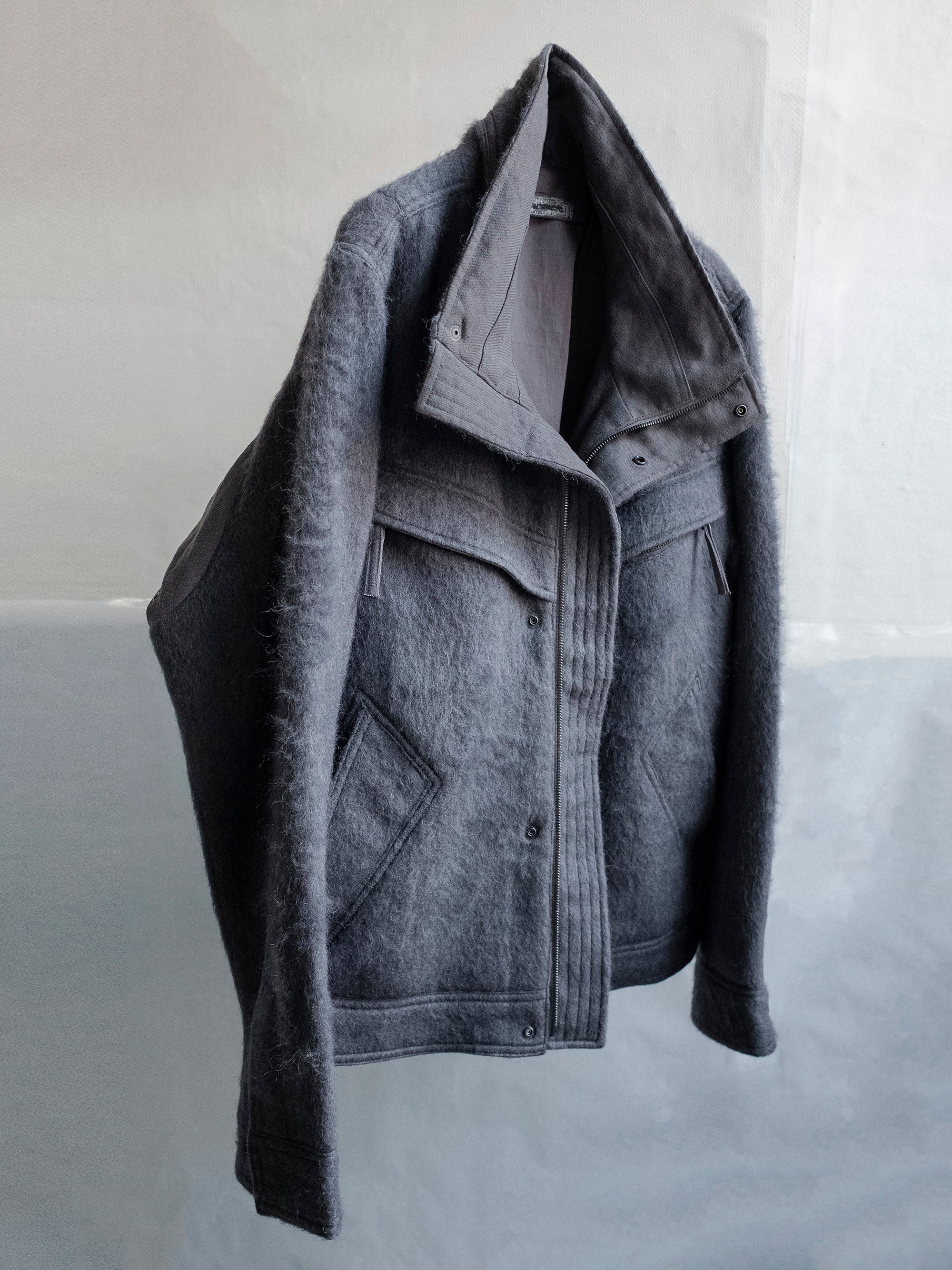 blackmerle_fw24_mohairjacket_grey