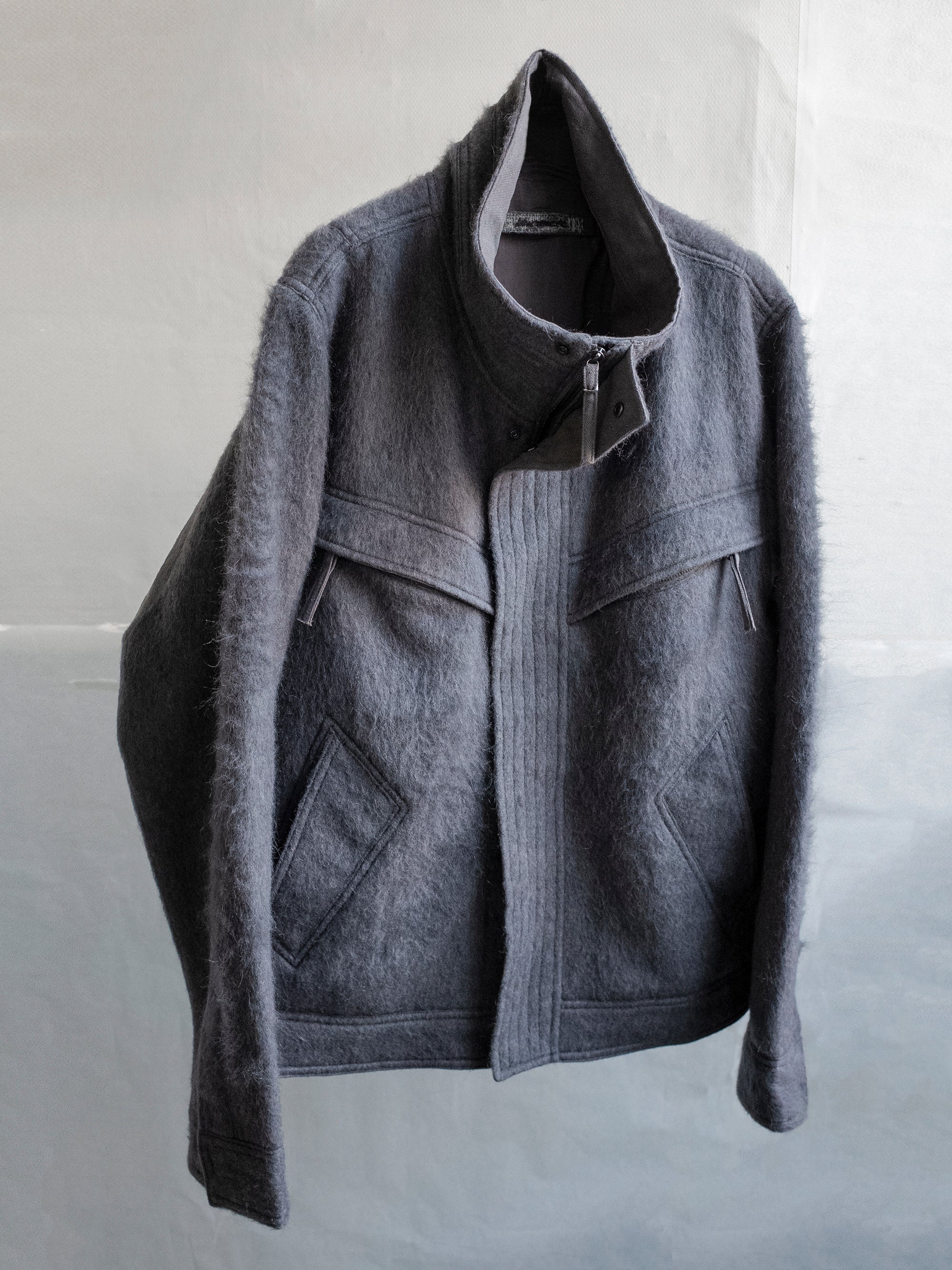 blackmerle_fw24_mohairjacket_grey