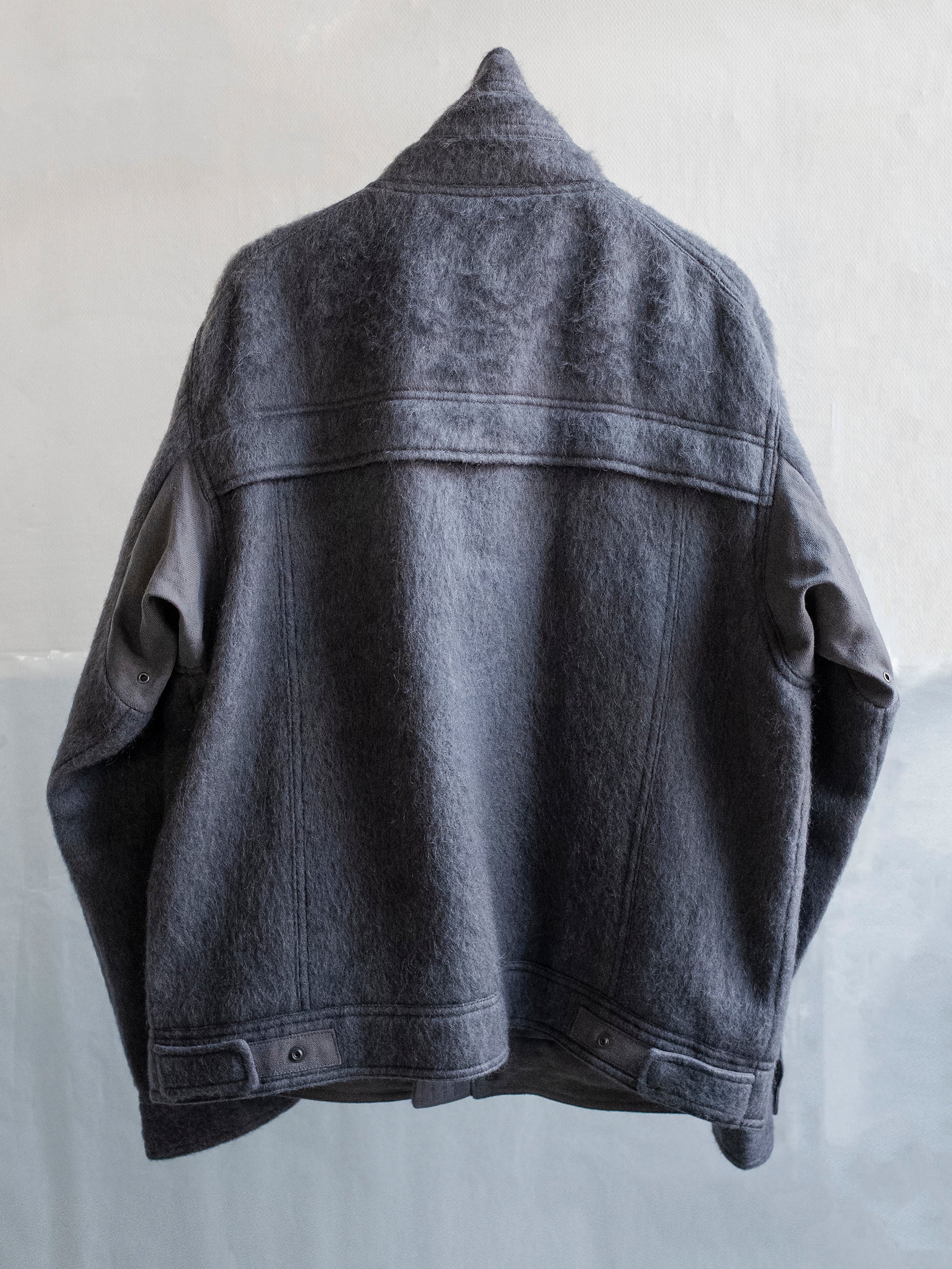 blackmerle_fw24_mohairjacket_grey