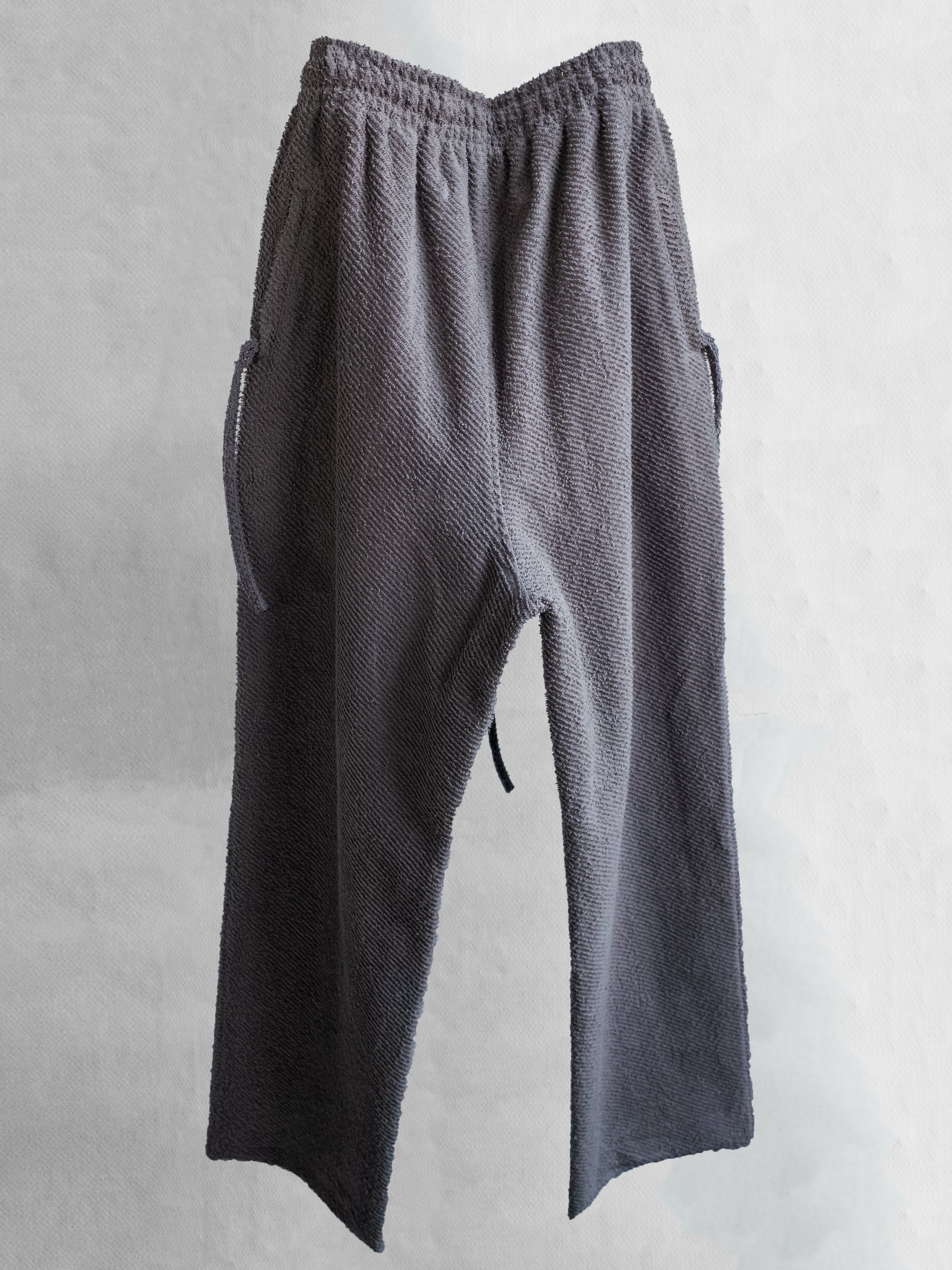 blackmerle_fw24_collection_ruggedsweatpants_plumgrey
