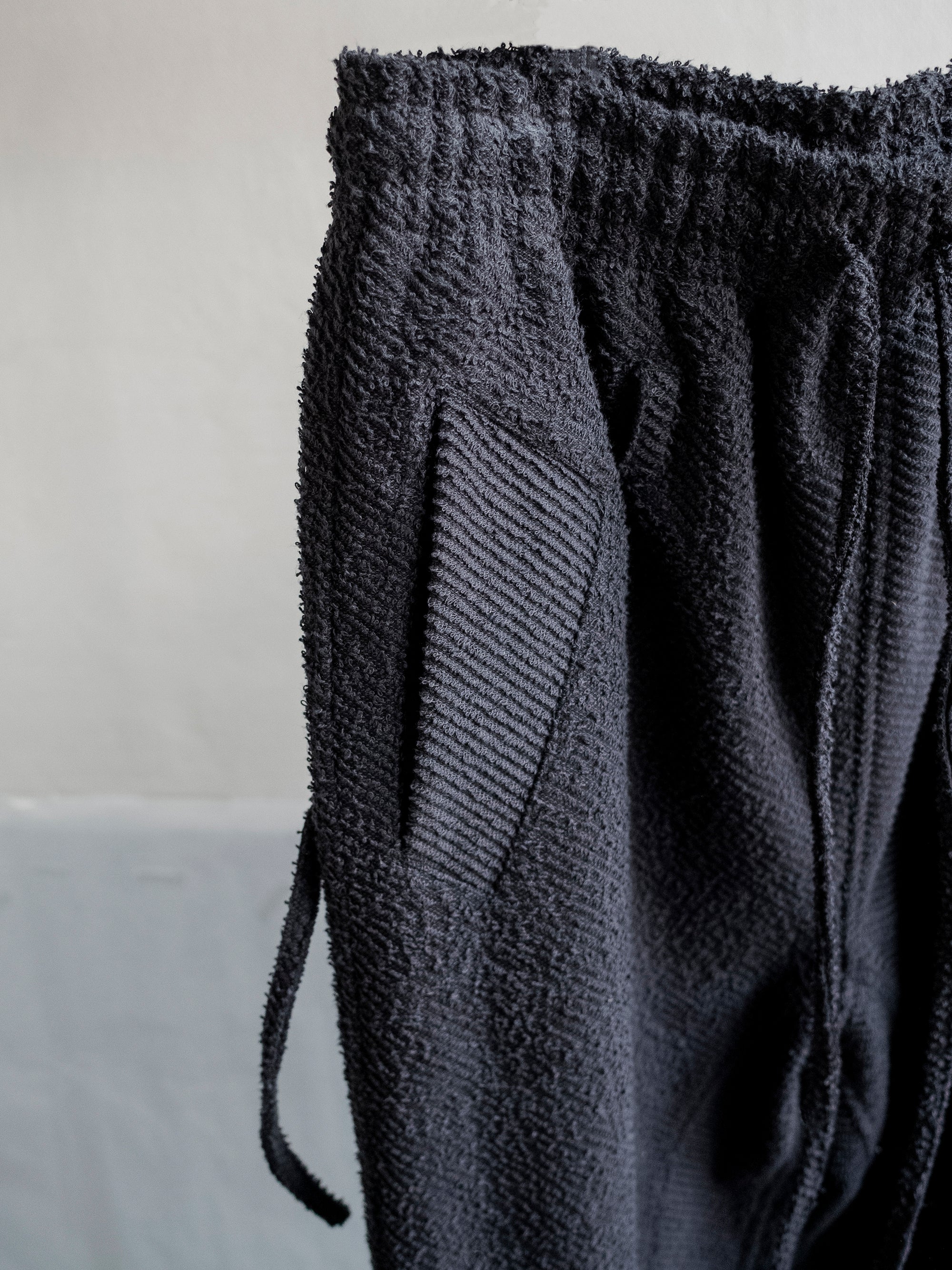 blackmerle_fw24_ruggedsweatpants_black