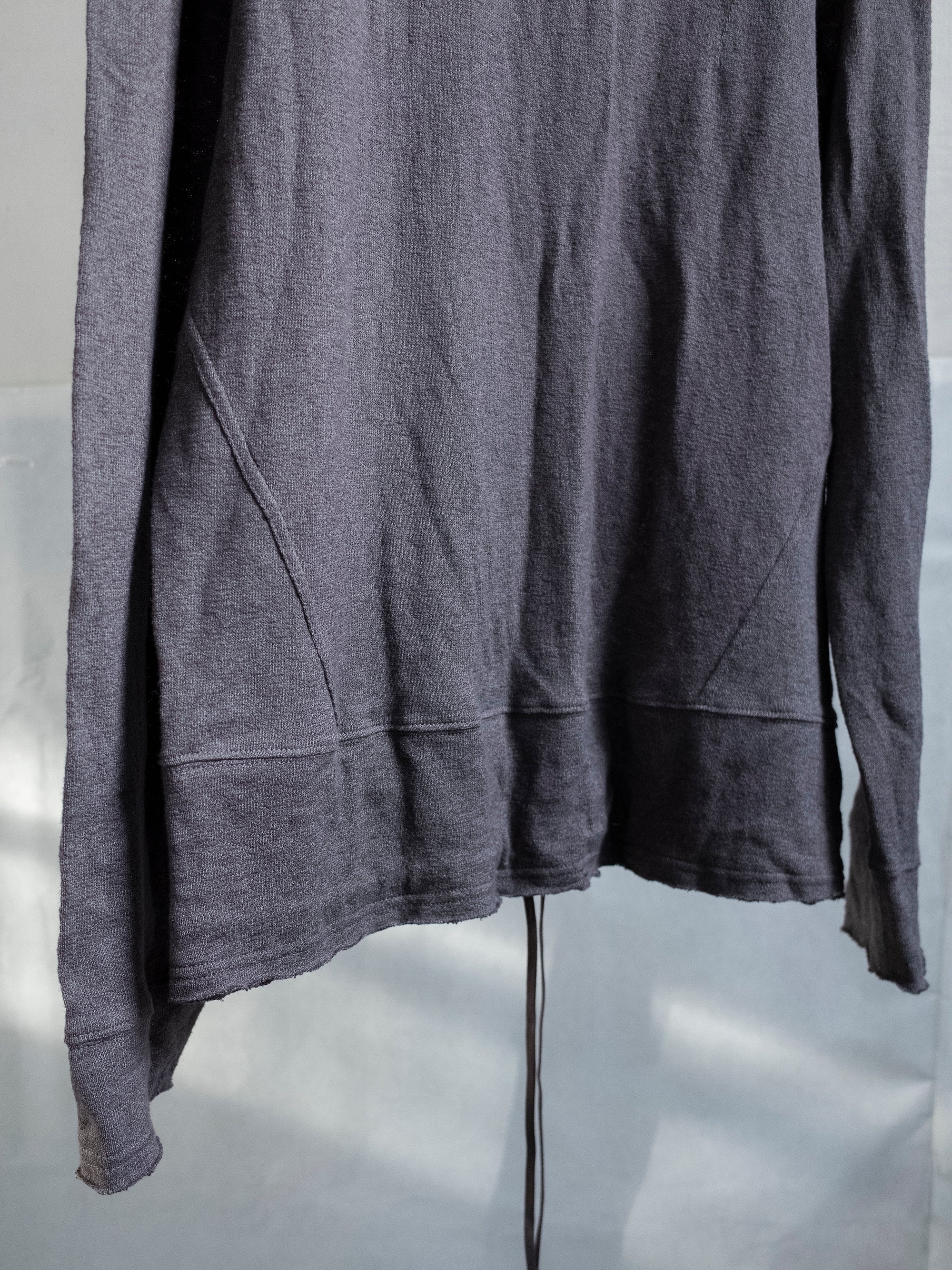 blackmerle_fw24_dropnecktop_ratgrey