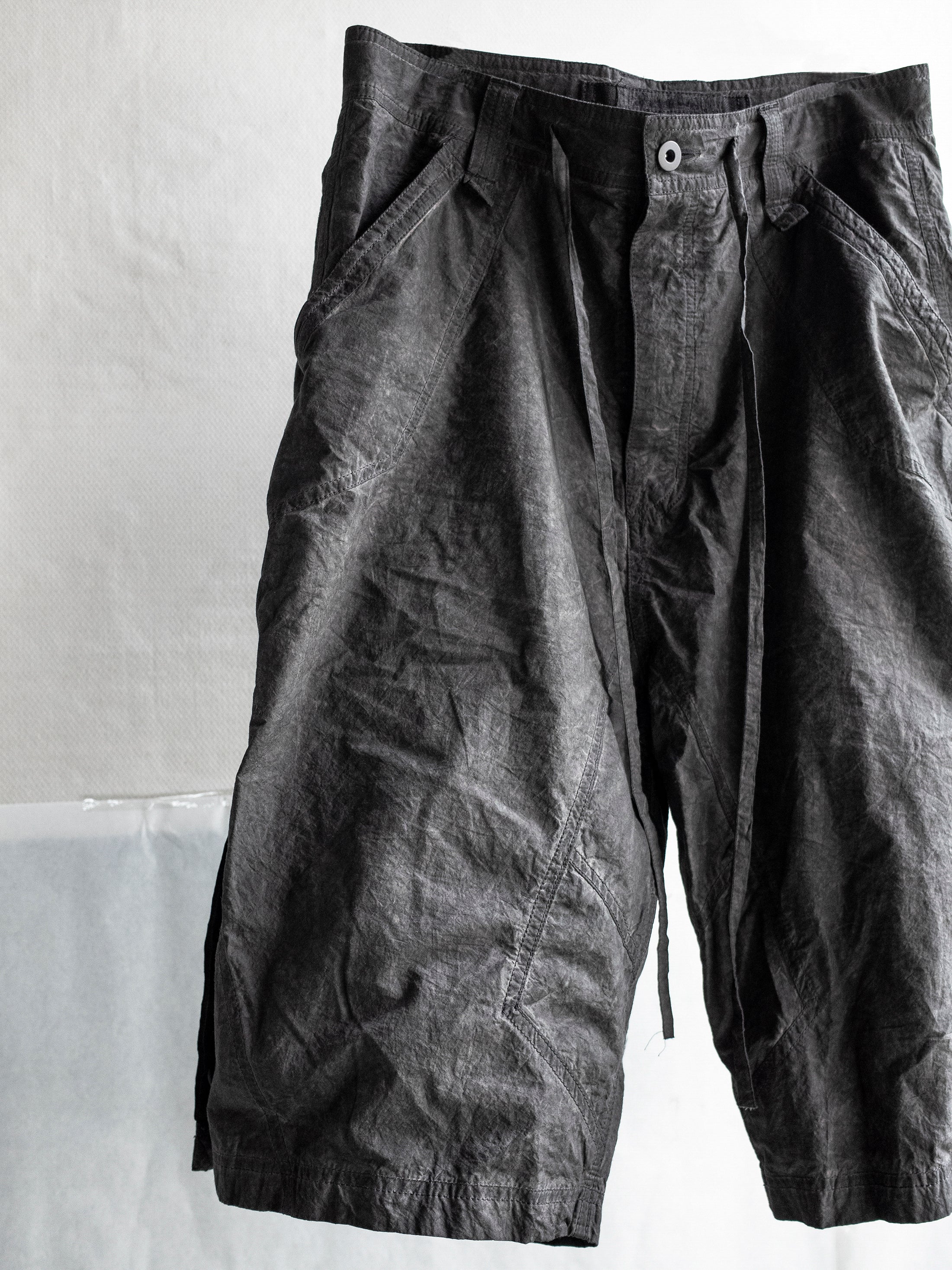 split shorts / slab grey