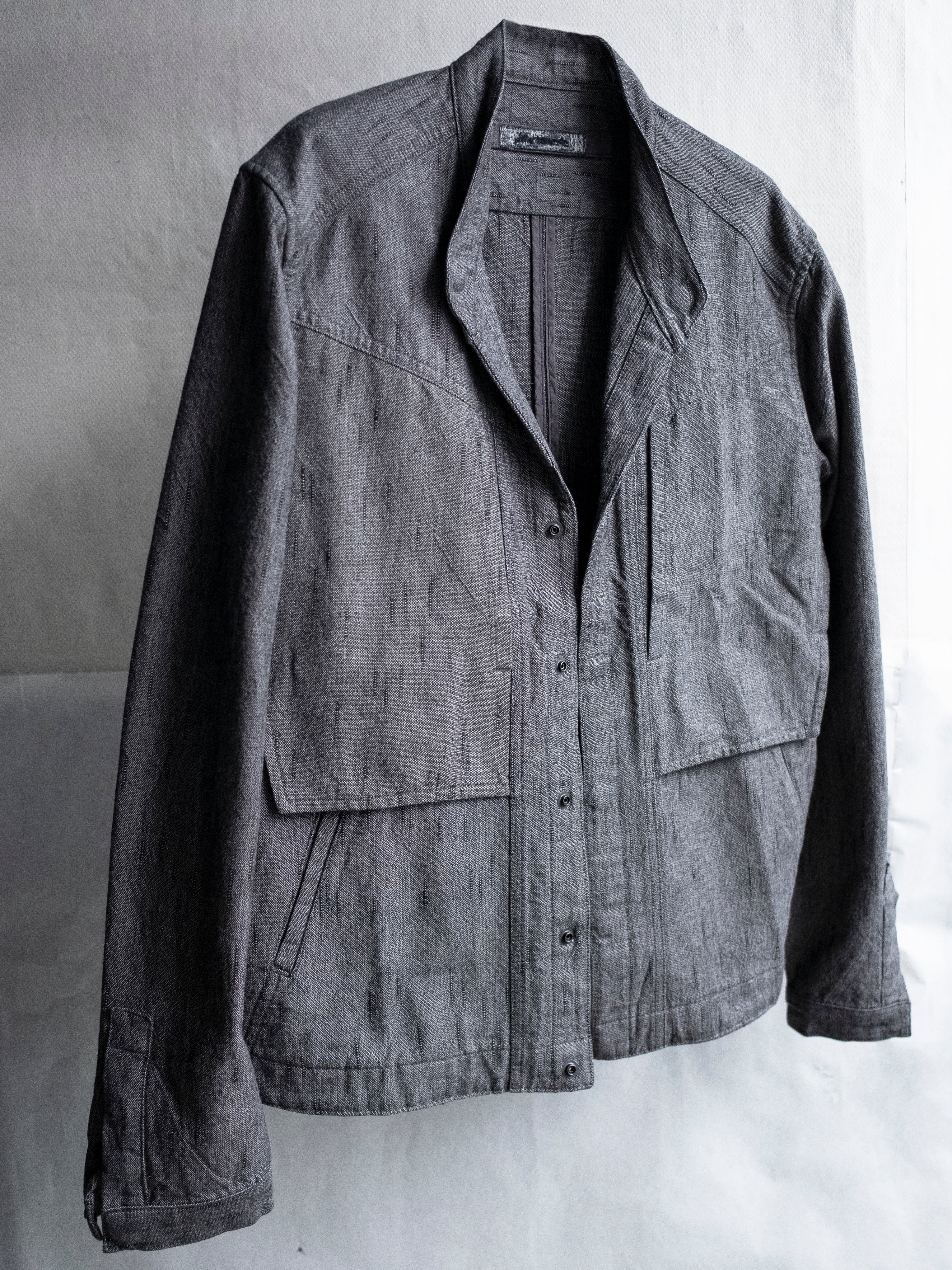 collarless jacket / gravel