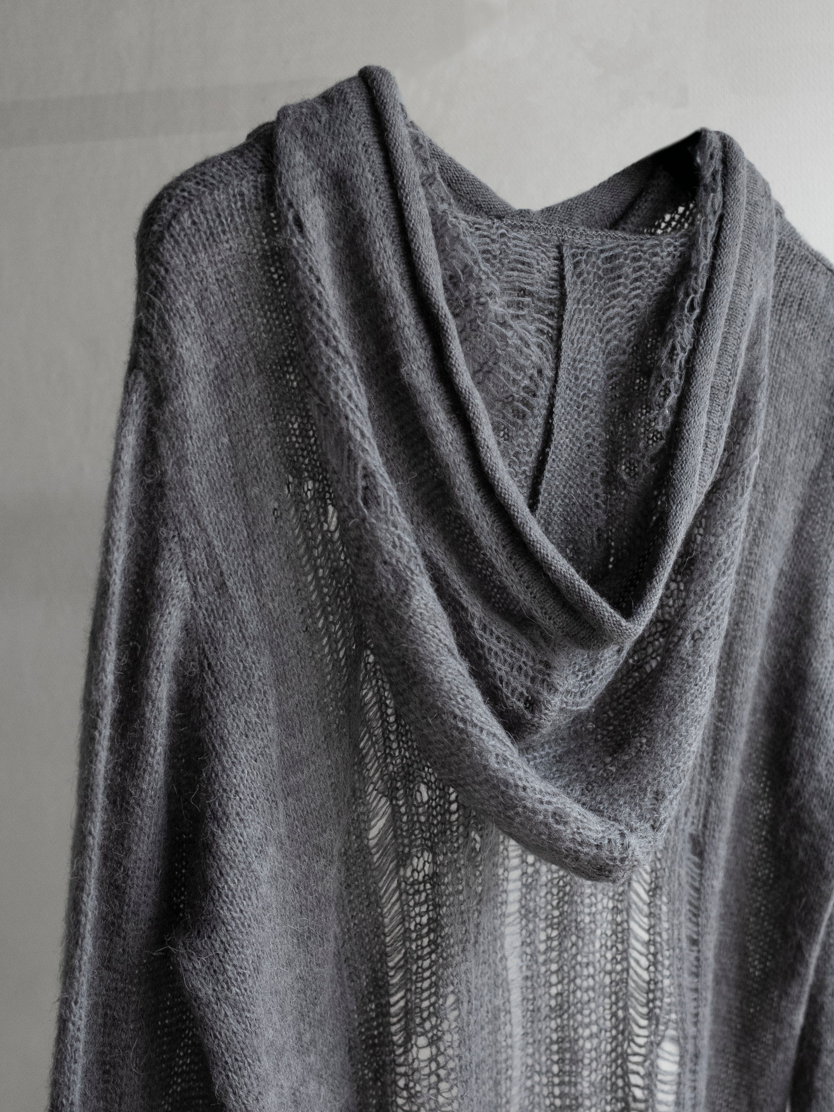 distressed alpaca hood knit / grey