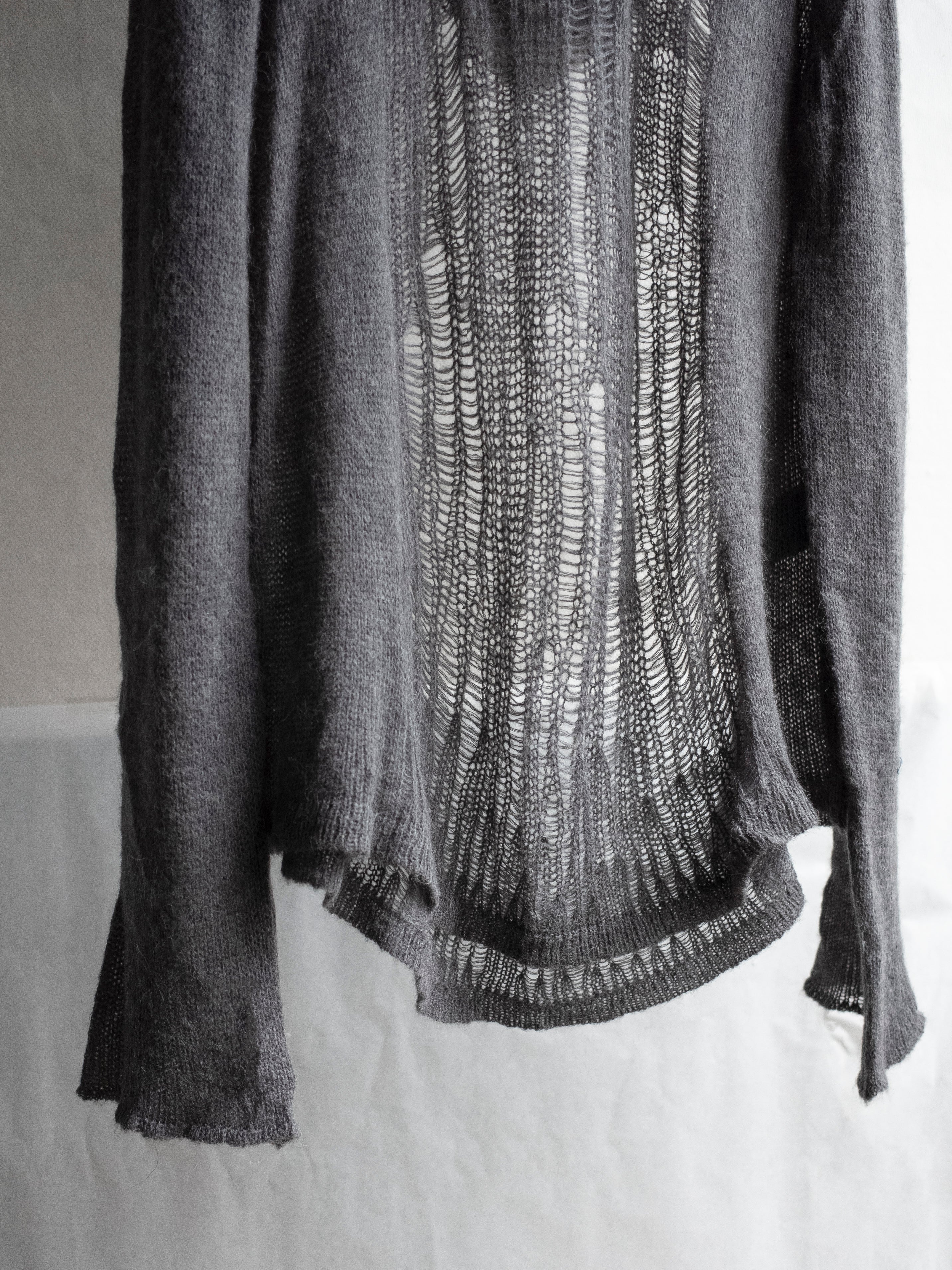 distressed alpaca hood knit / grey