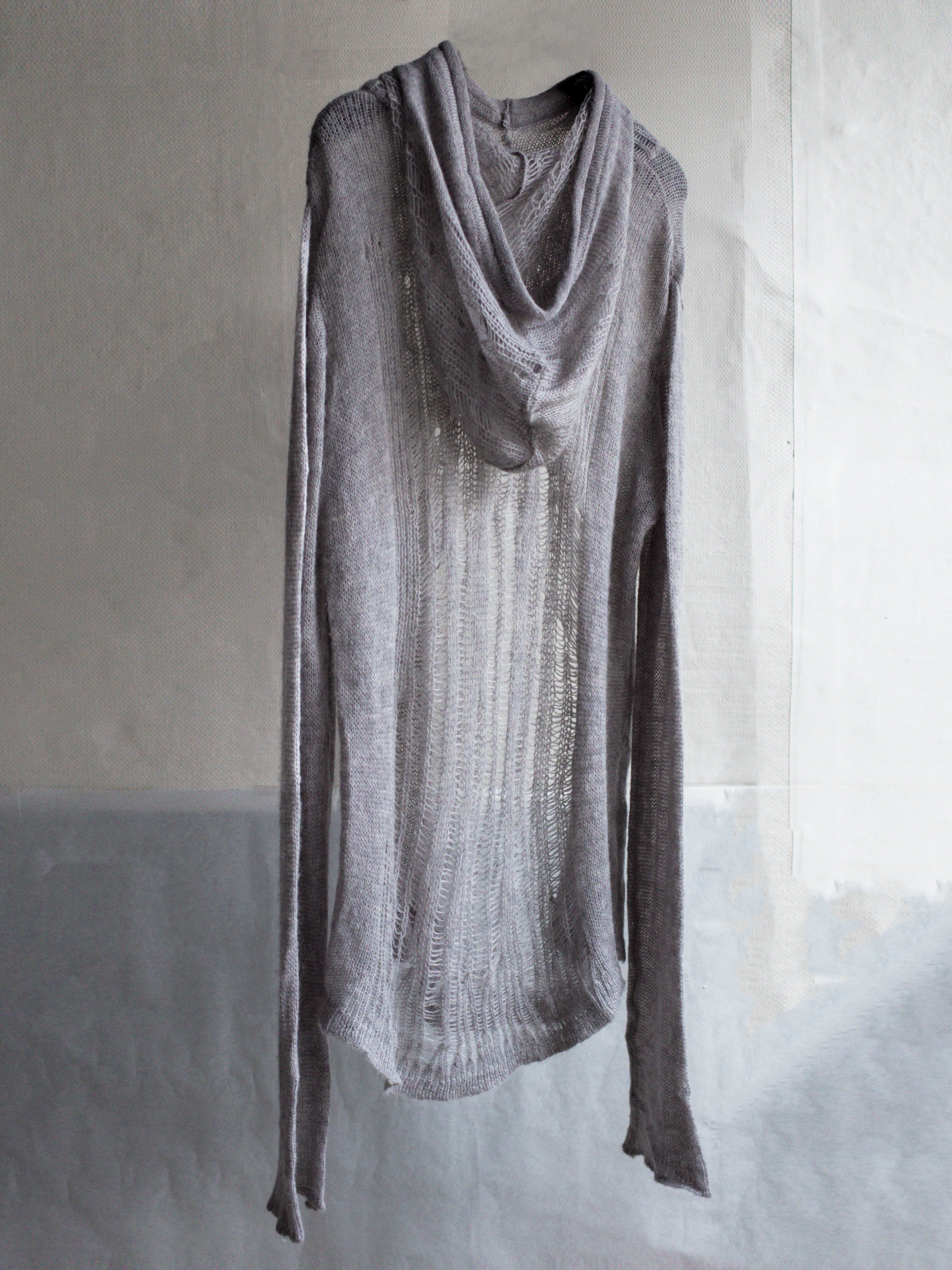 distressed alpaca hood knit / light grey