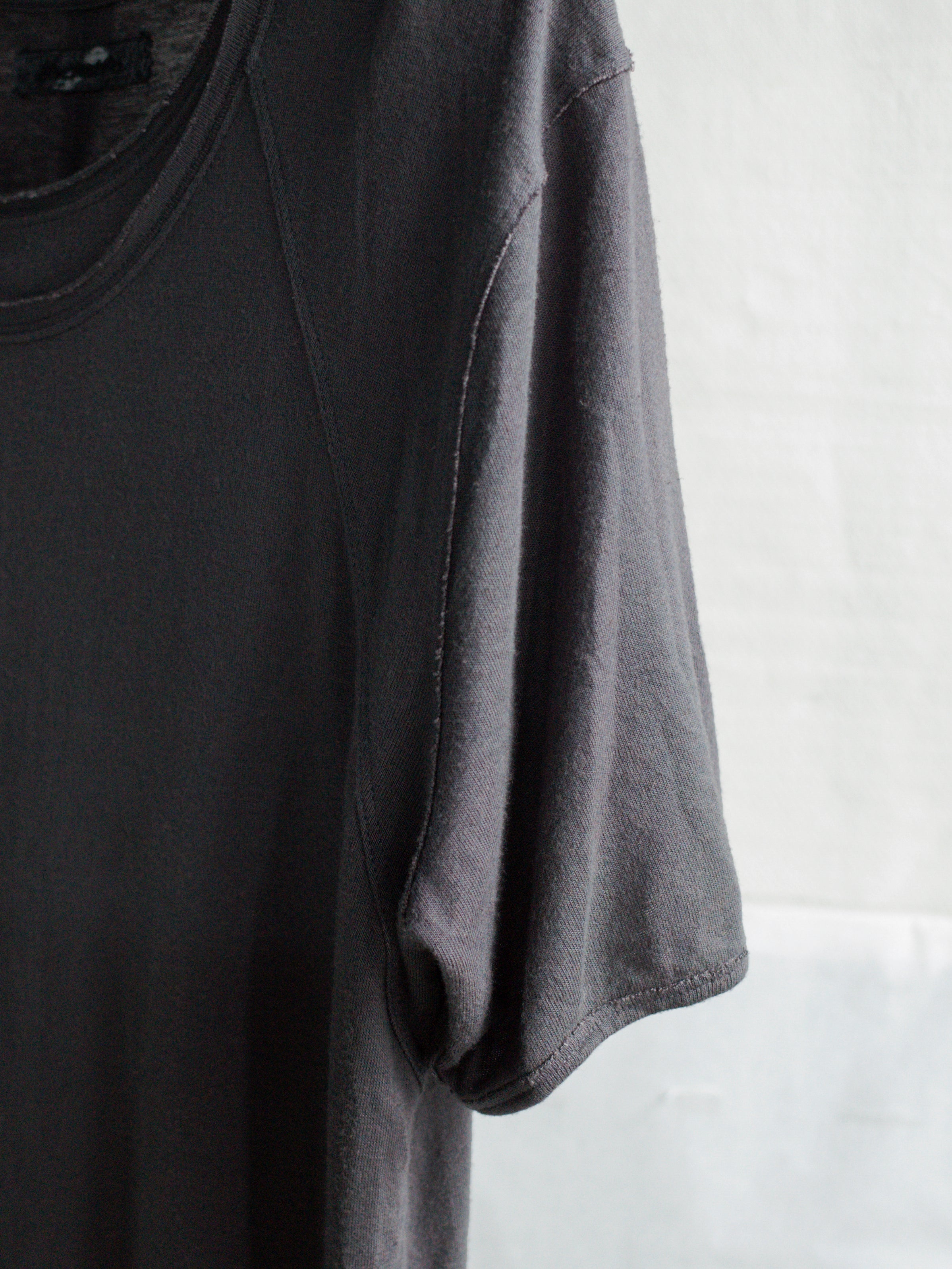 double neck tee / shadow