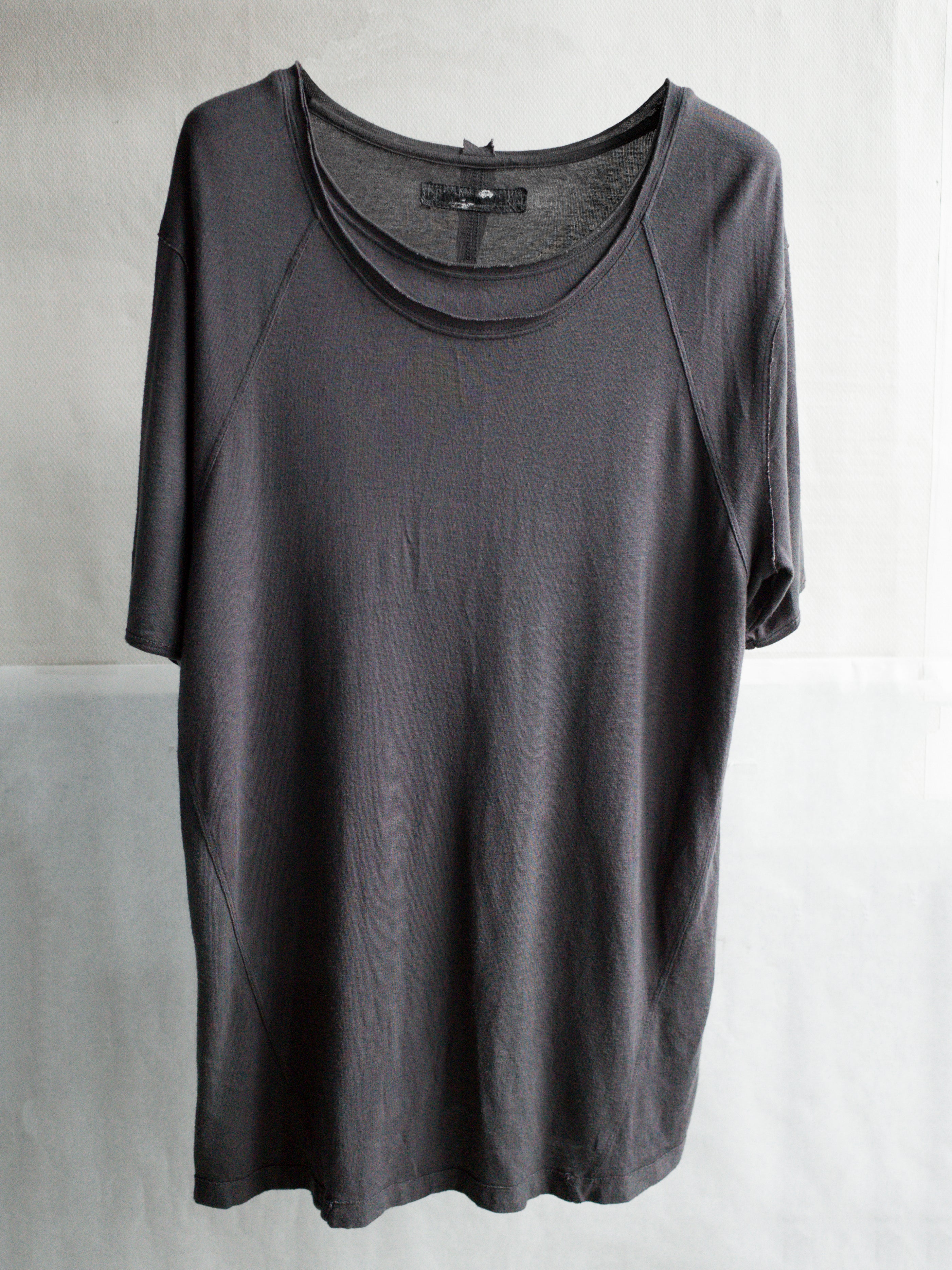 double neck tee / shadow