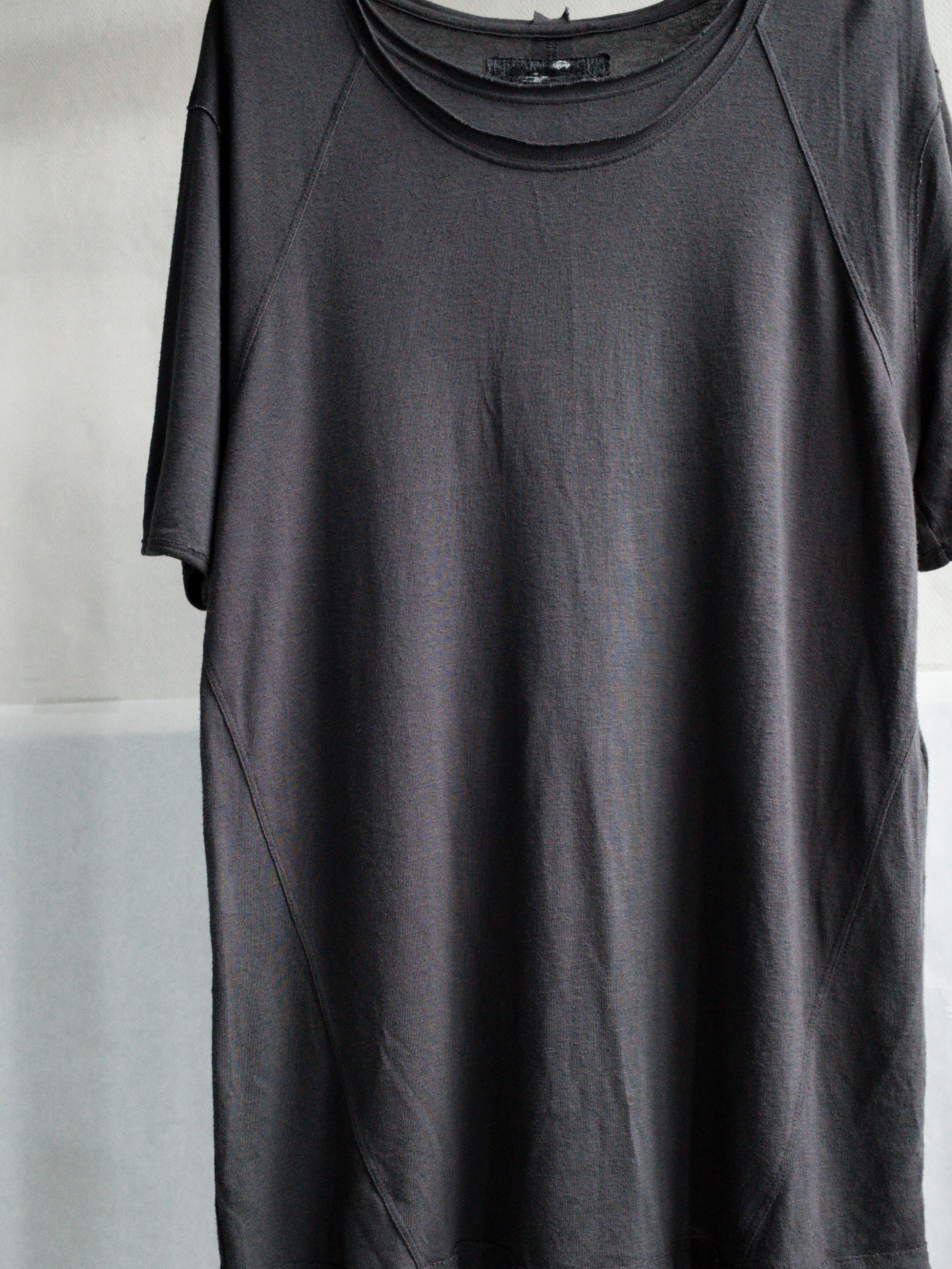 double neck tee / shadow