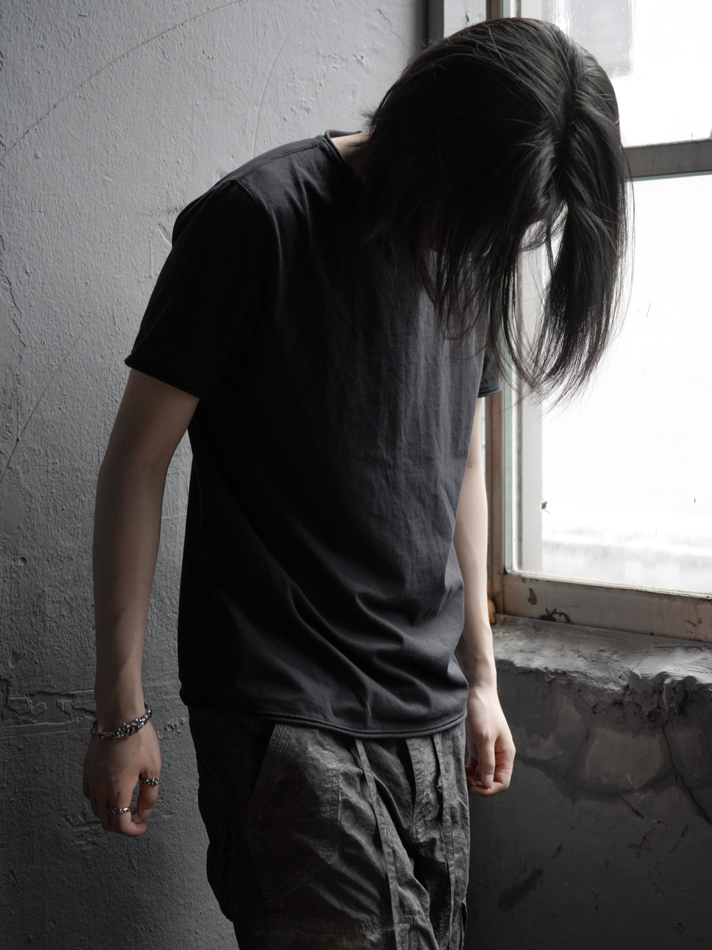 base tee / black