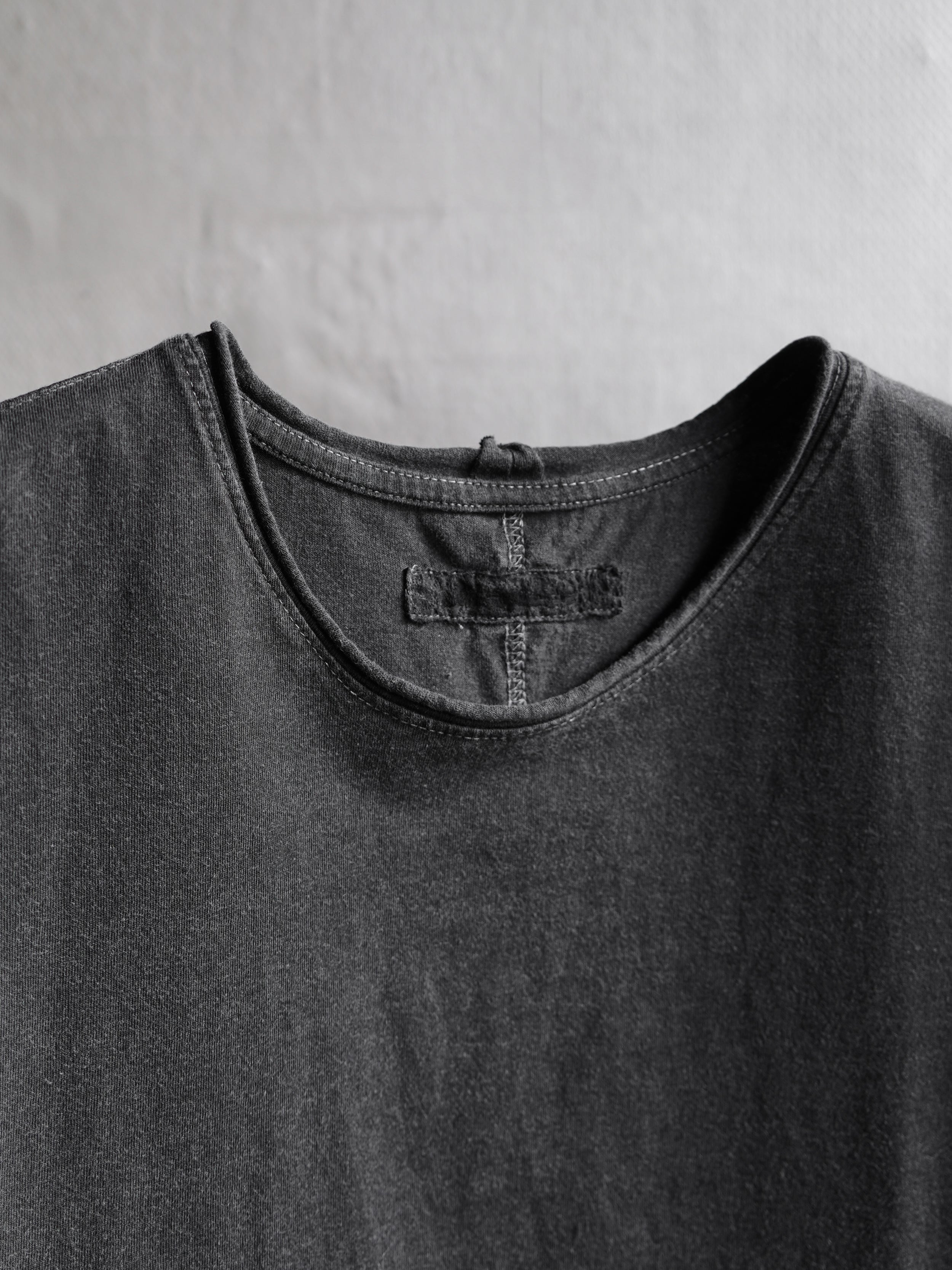 base tee / slab grey