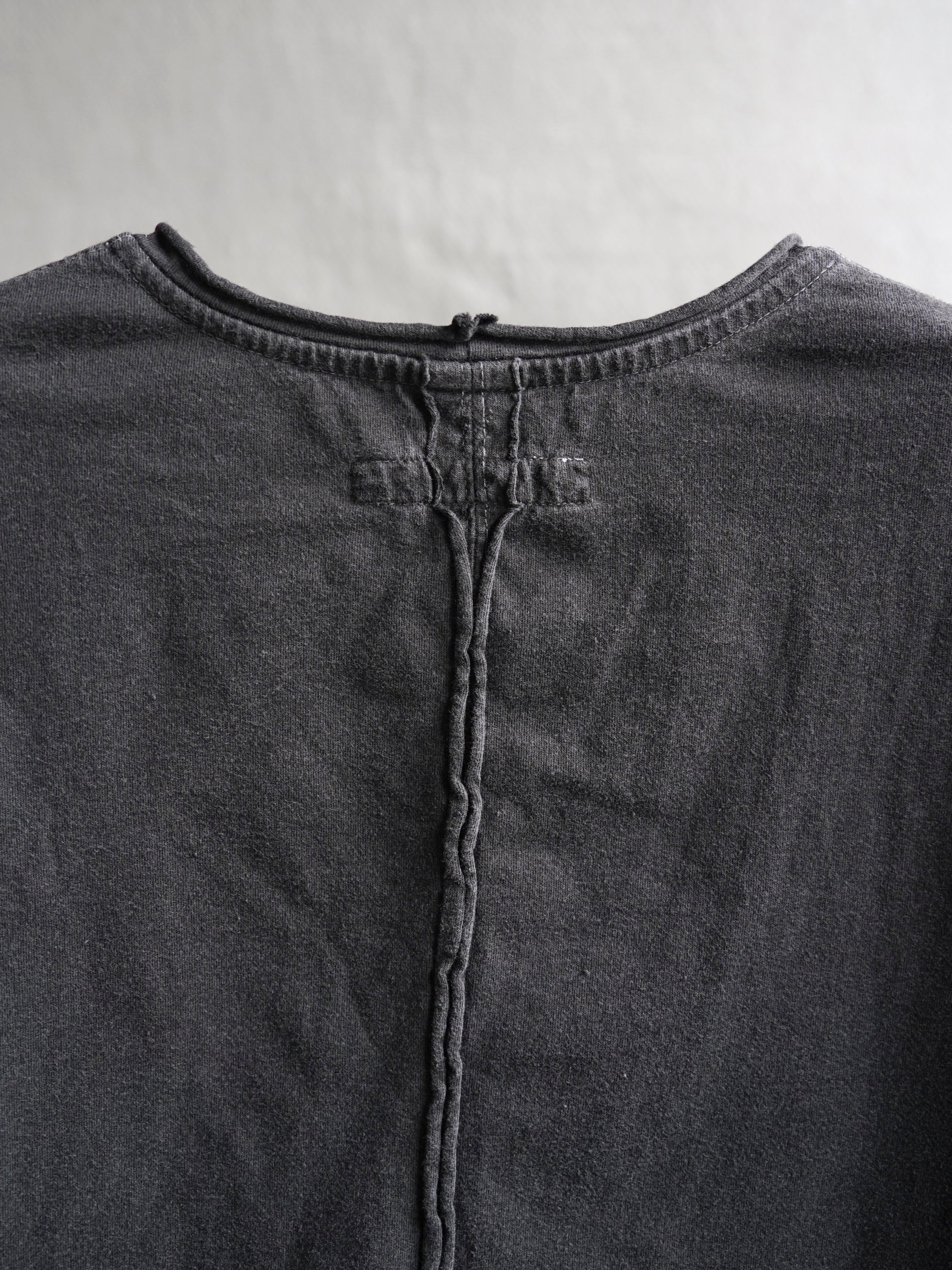 base tee / slab grey