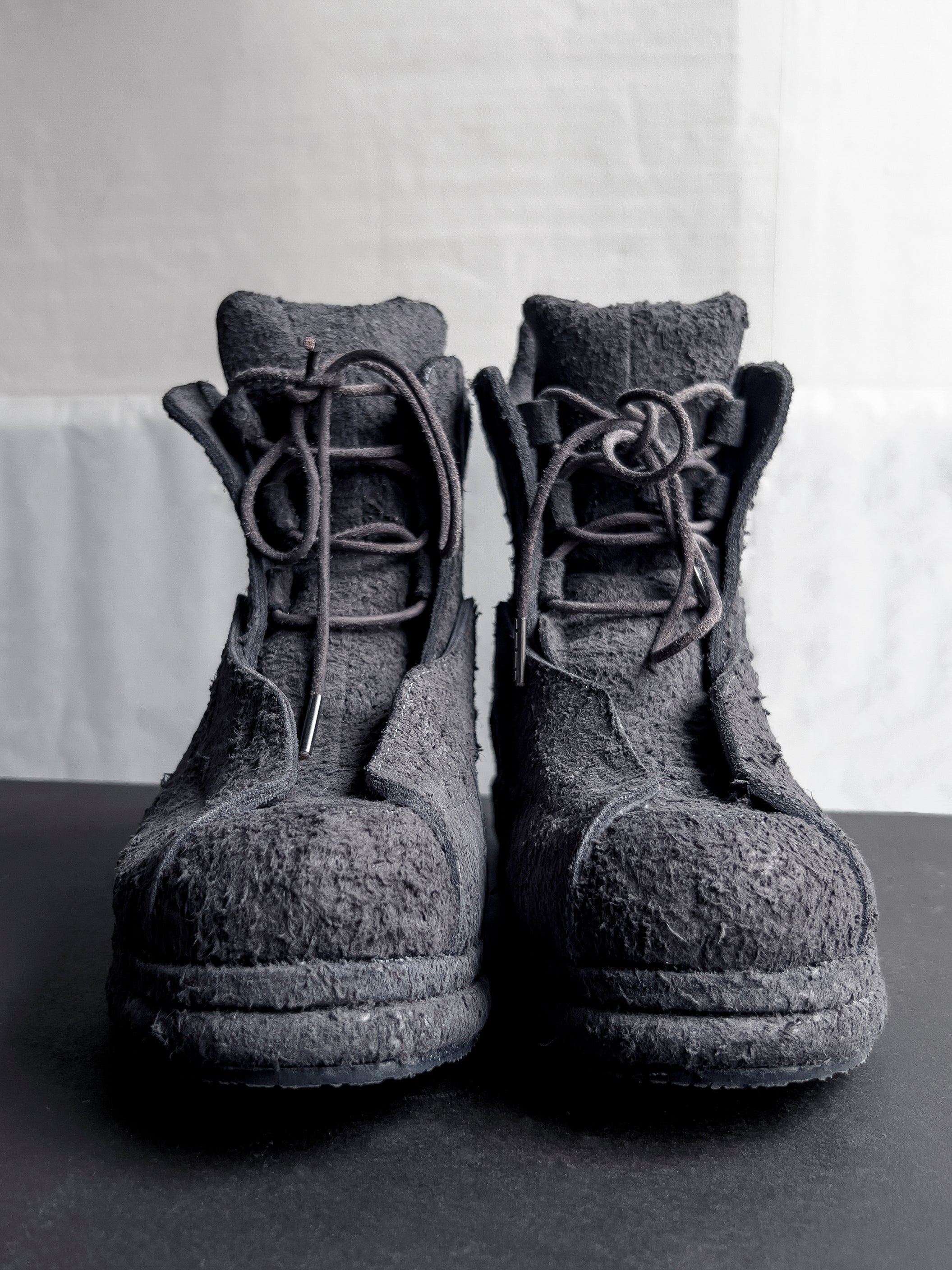 wing boots / grey