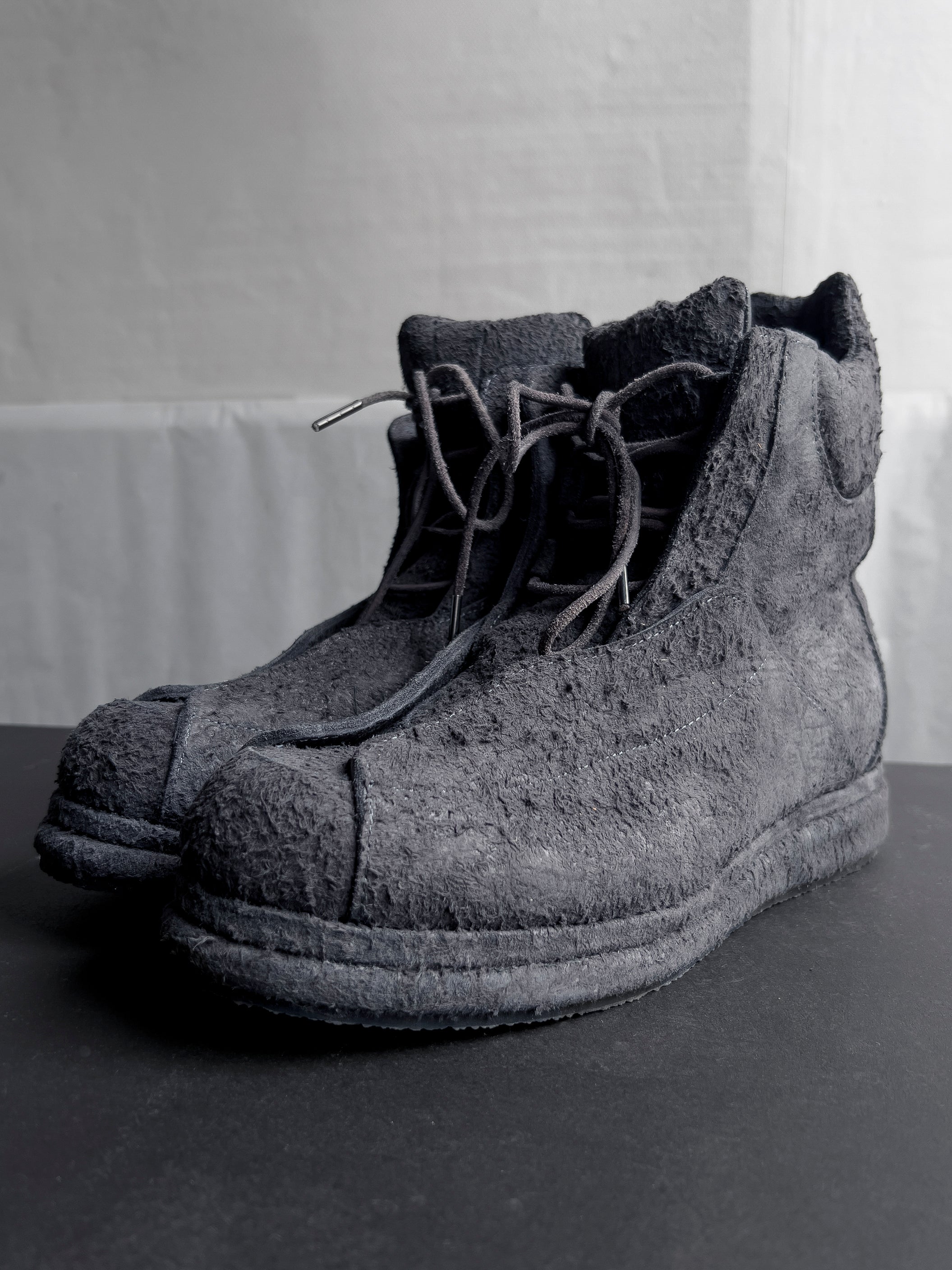 wing boots / grey
