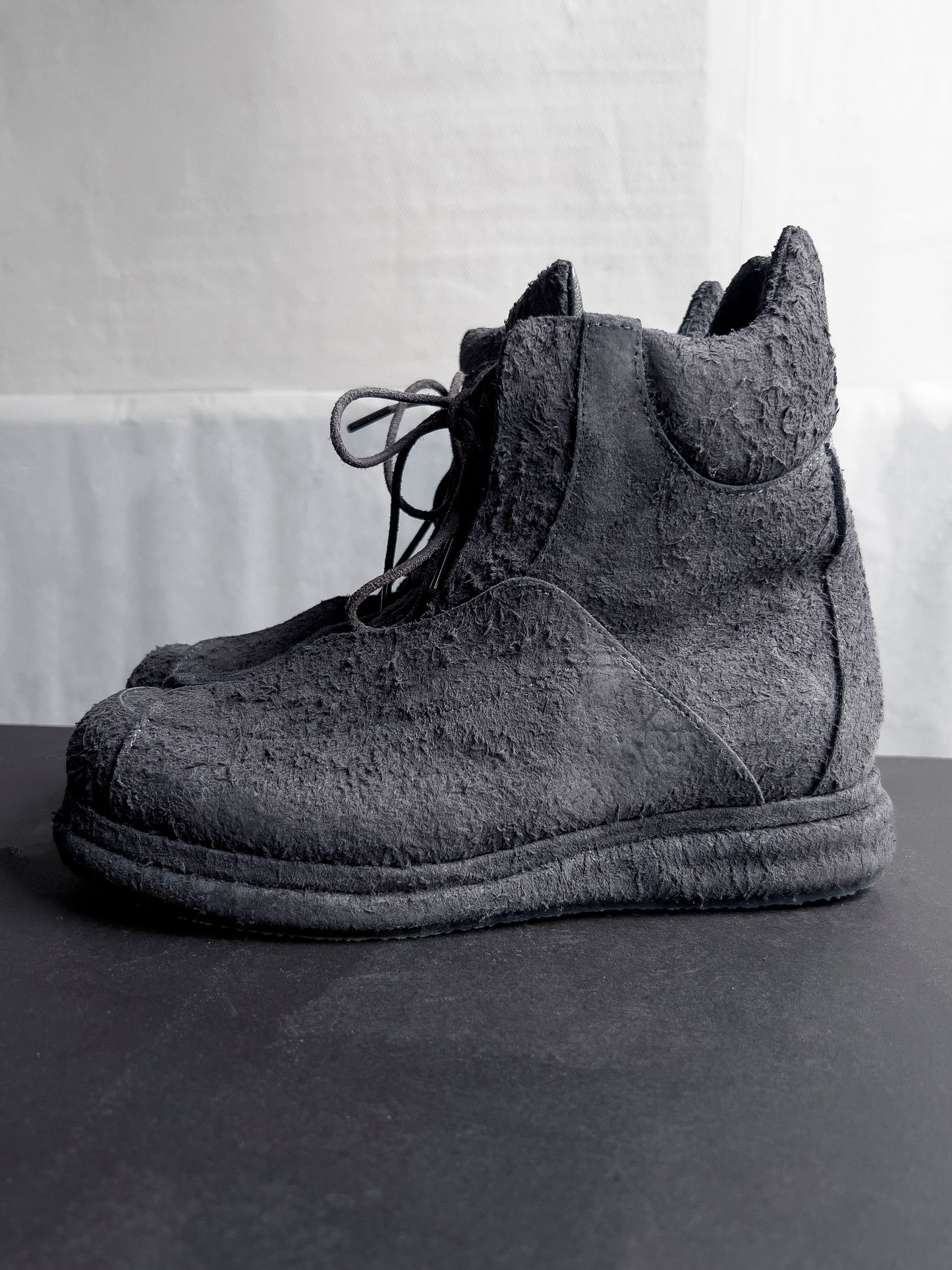 wing boots / grey