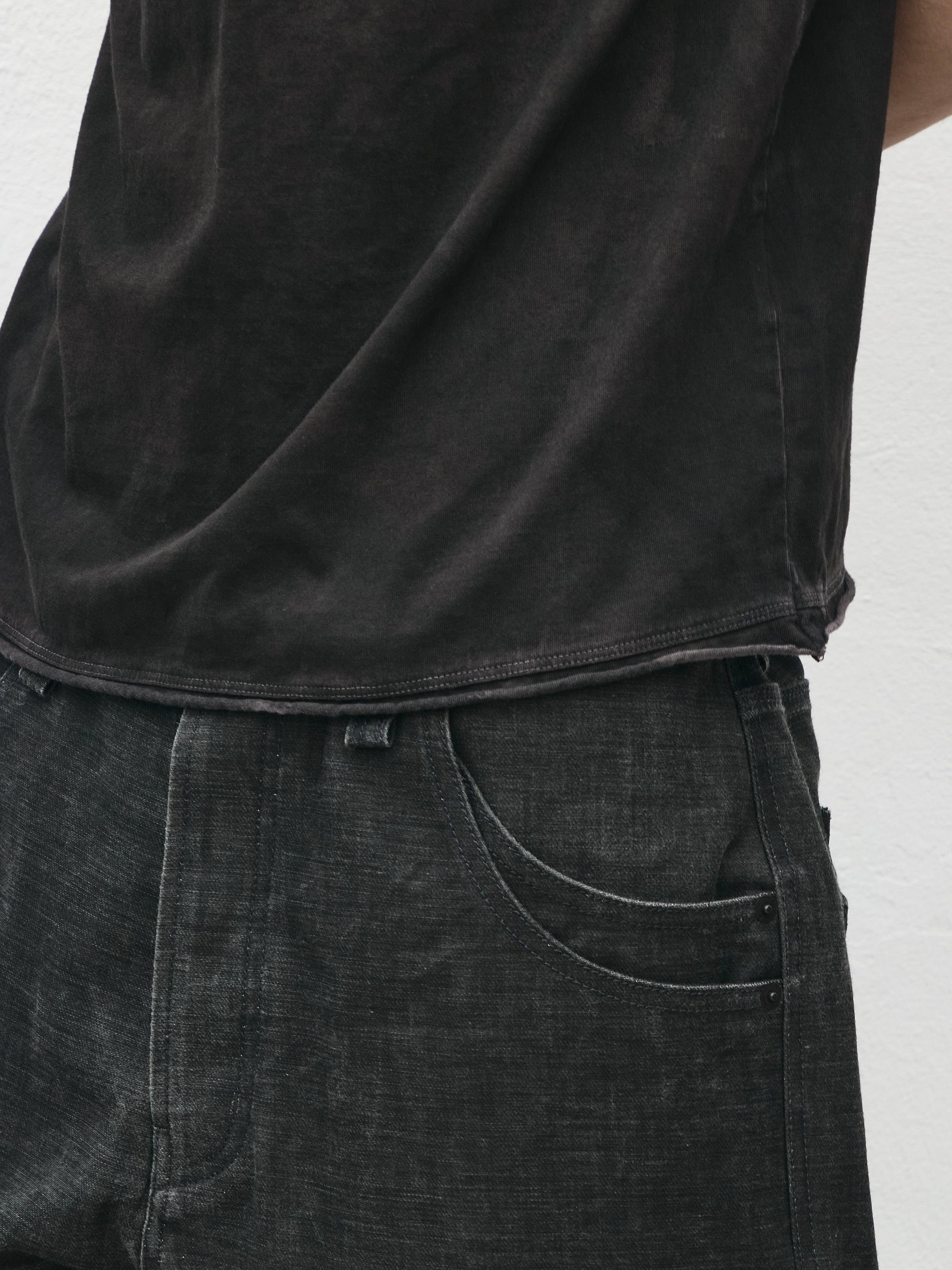 base tee / gallnut ink