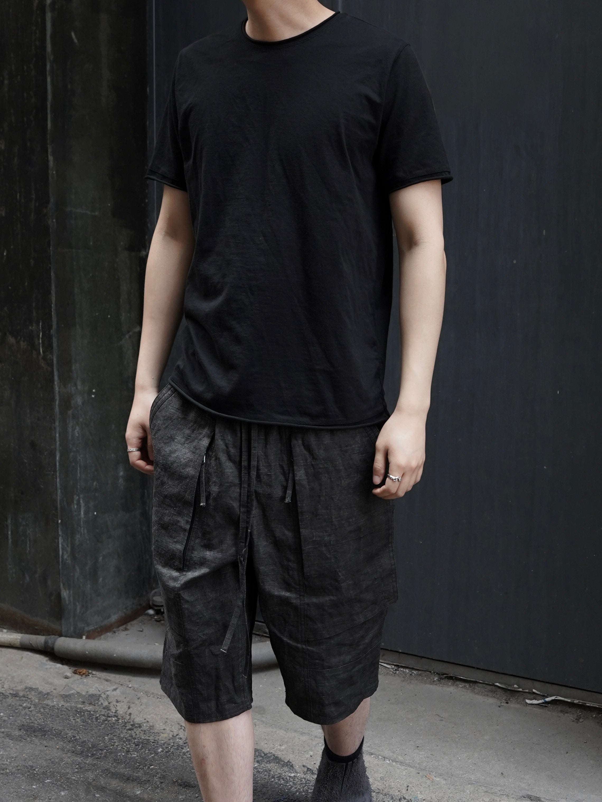 base tee / black (supima cotton)
