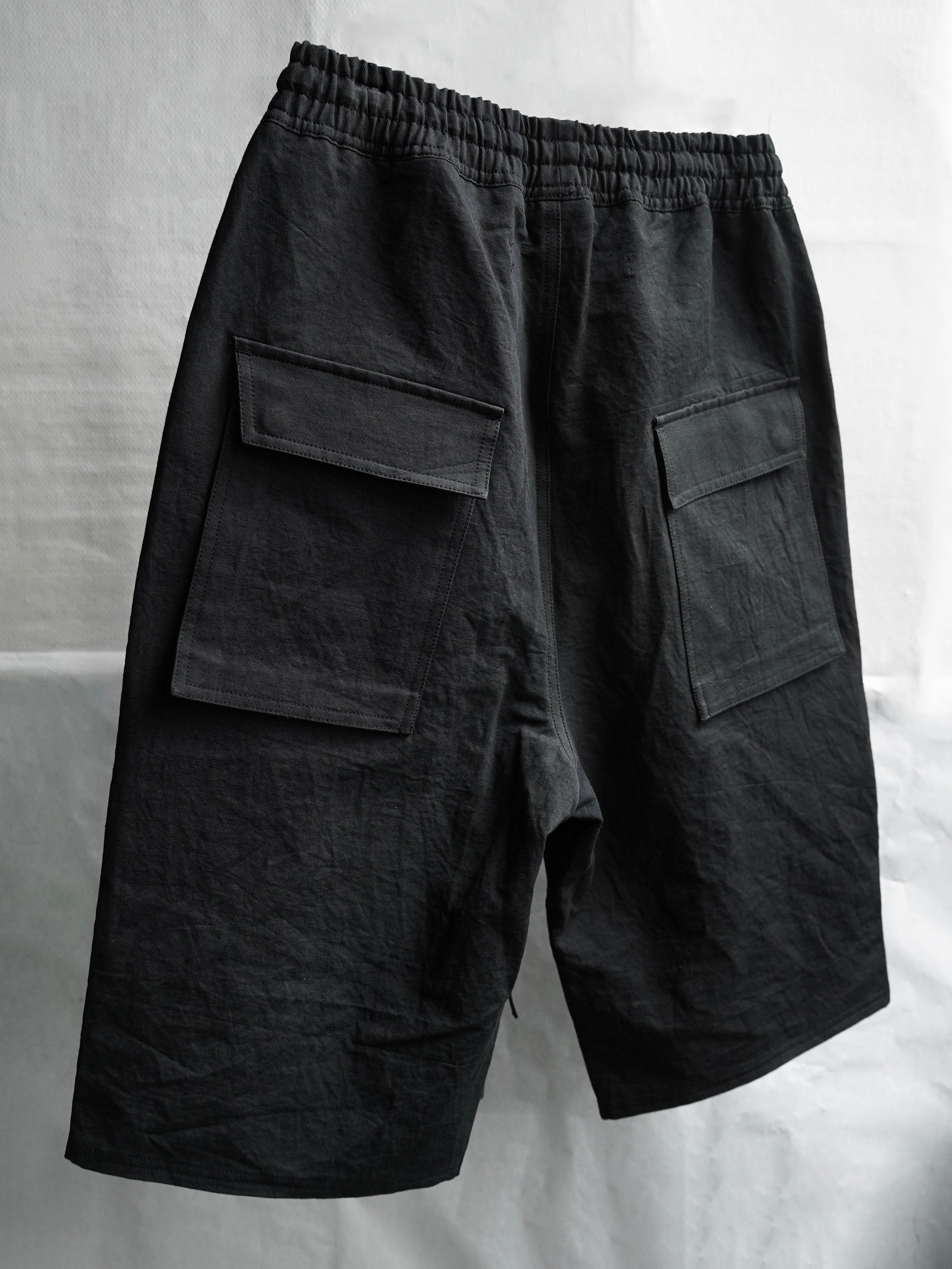 fatigue shorts / black