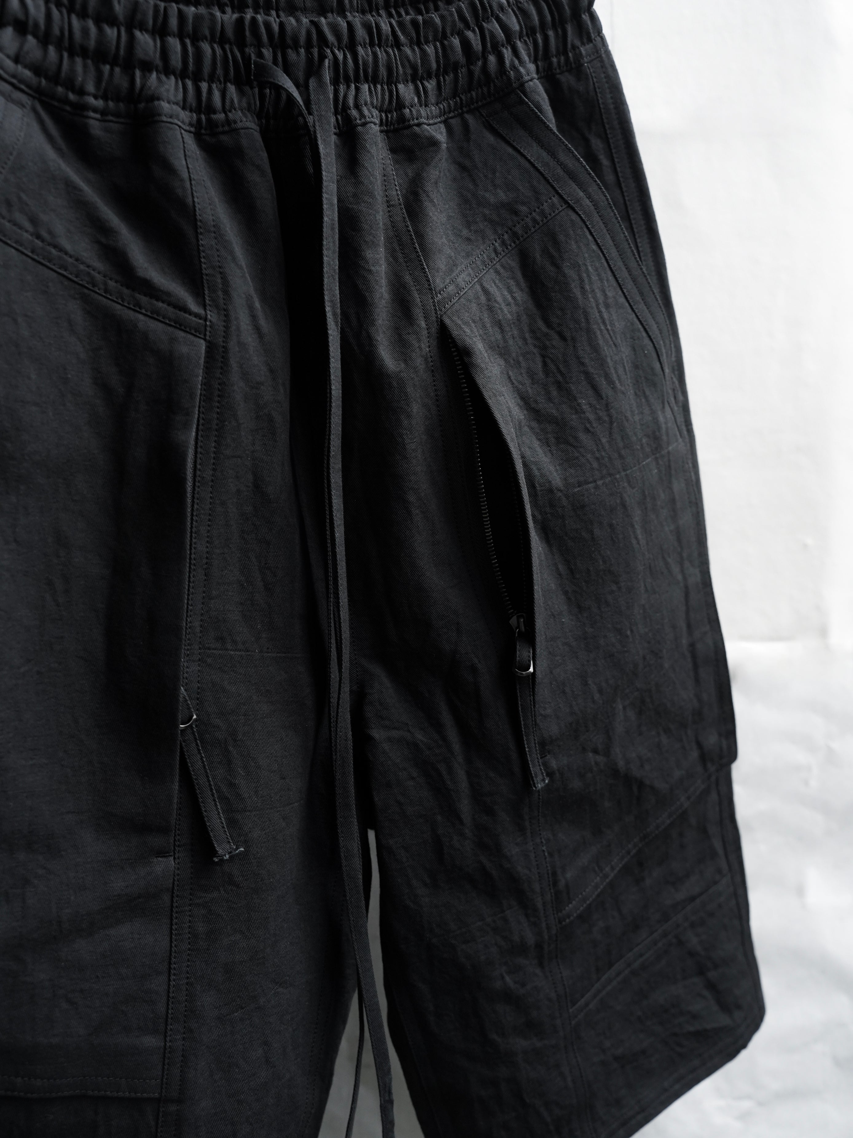 fatigue shorts / black