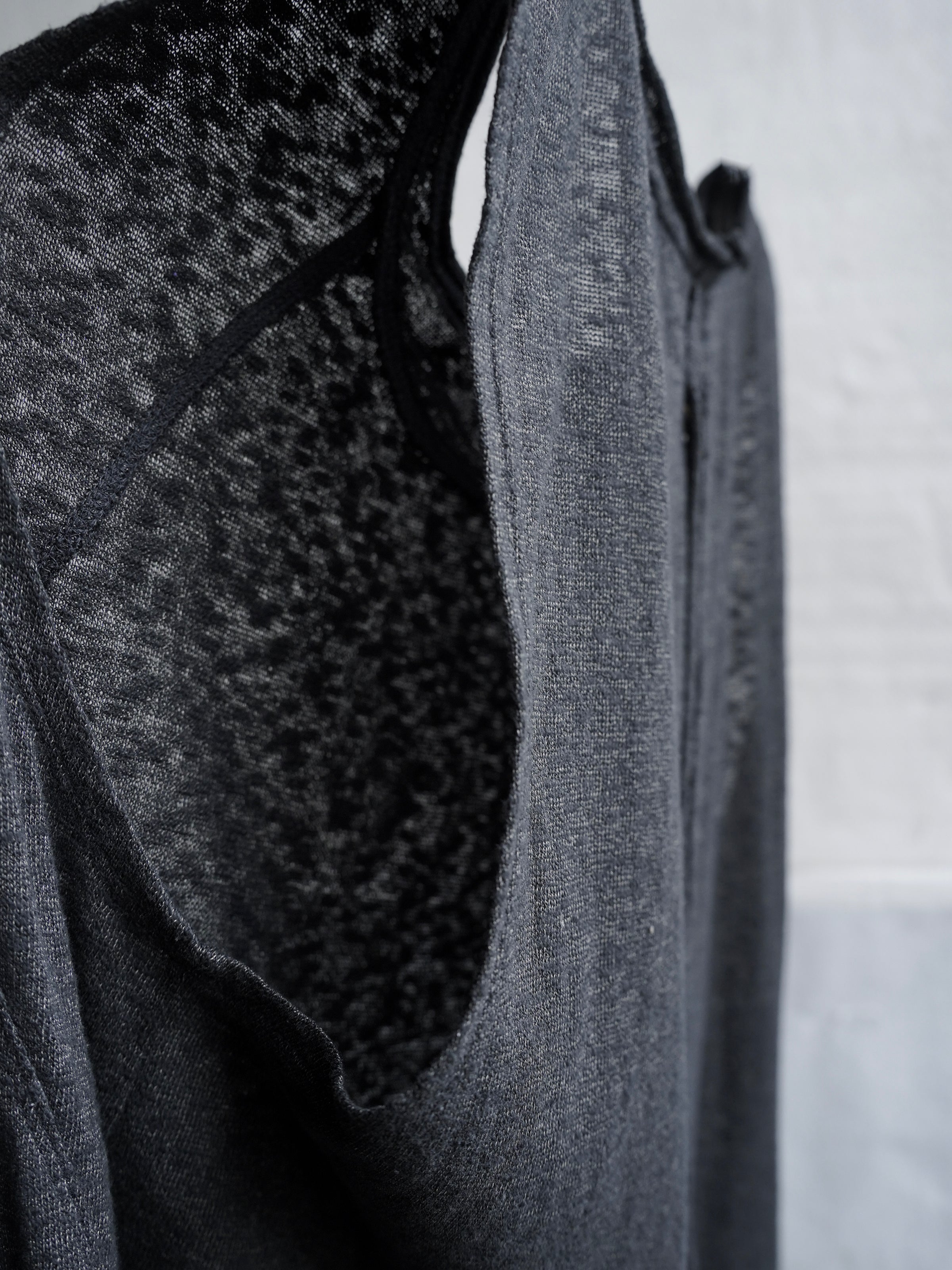 double neck tank / black (cobweb)