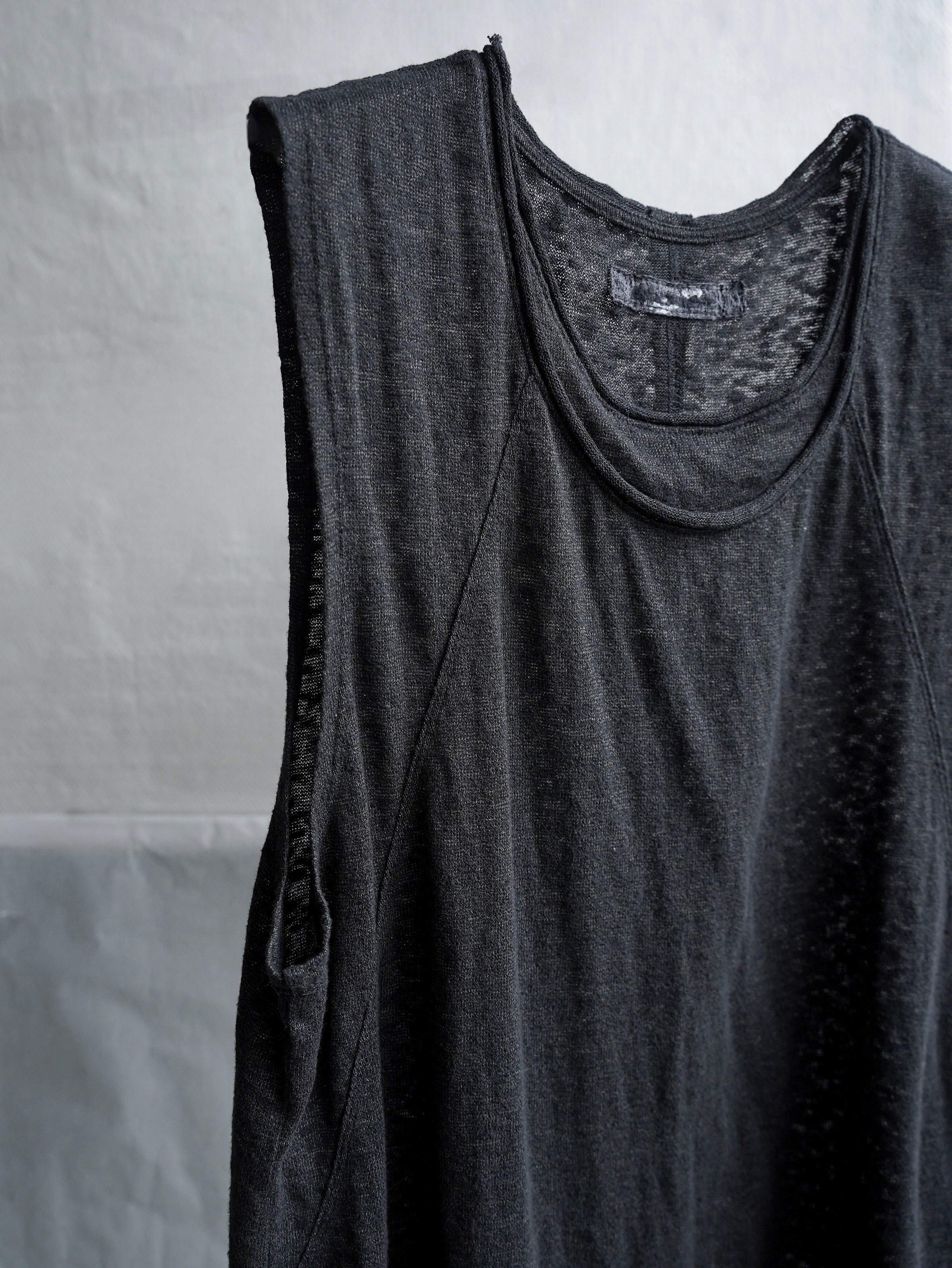 double neck tank / black (cobweb)