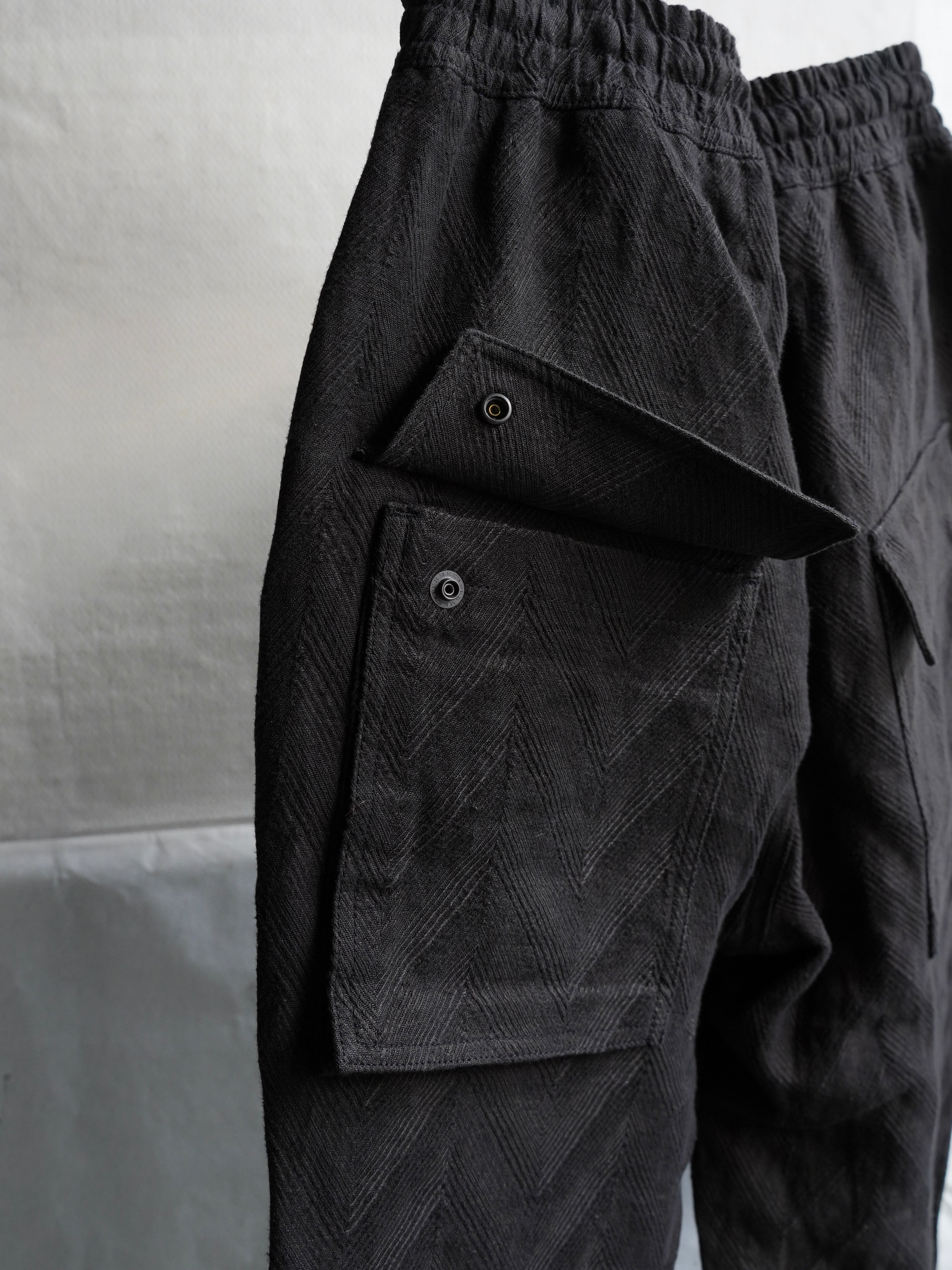 fatigue drawstring pants / black linen